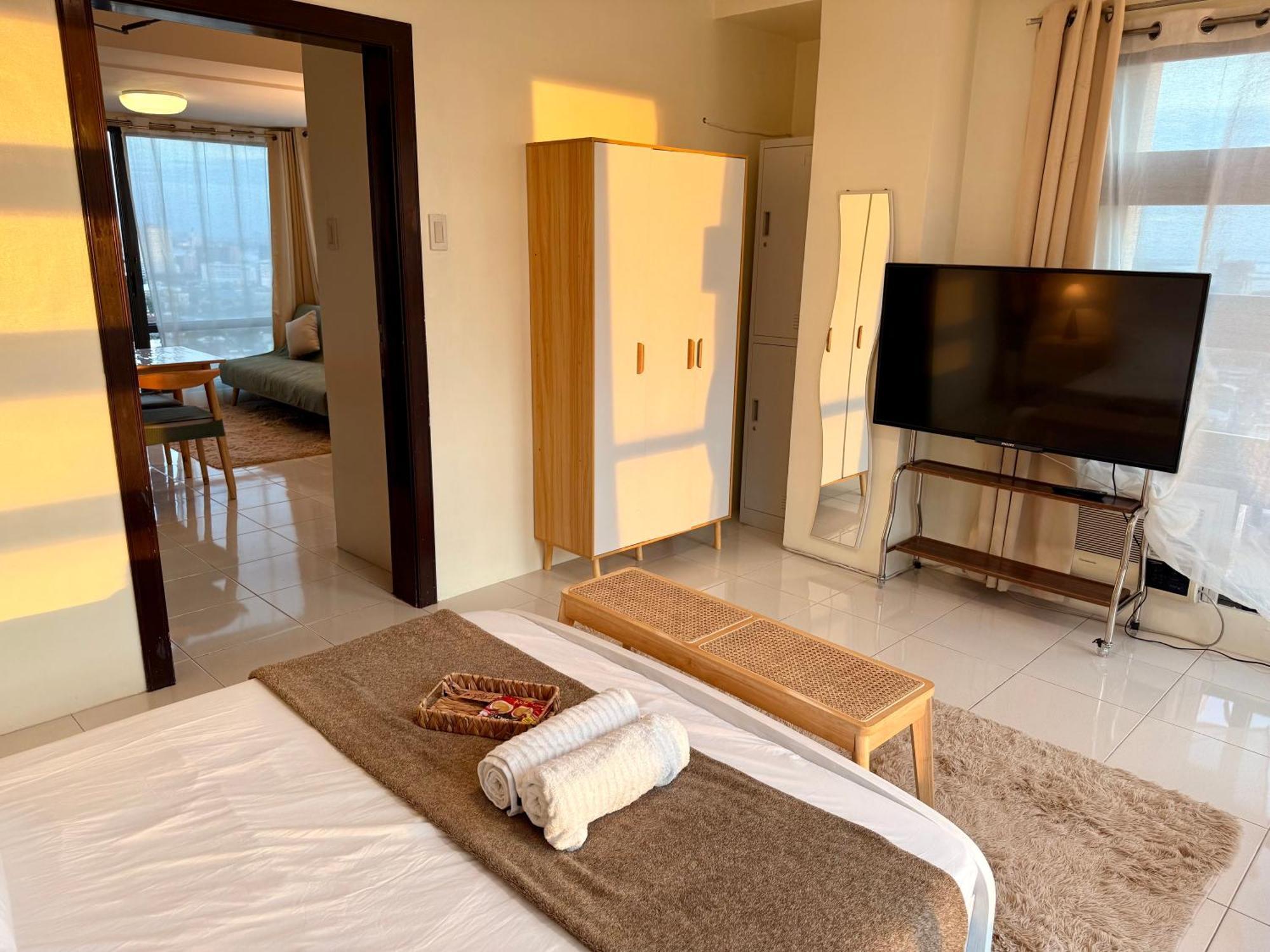 Cozy Panoramic View Unit Apartment