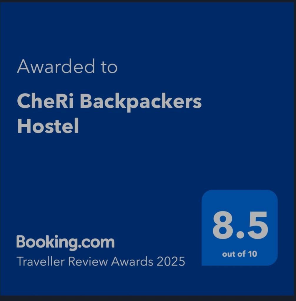 Cheri Backpackers Moalboal