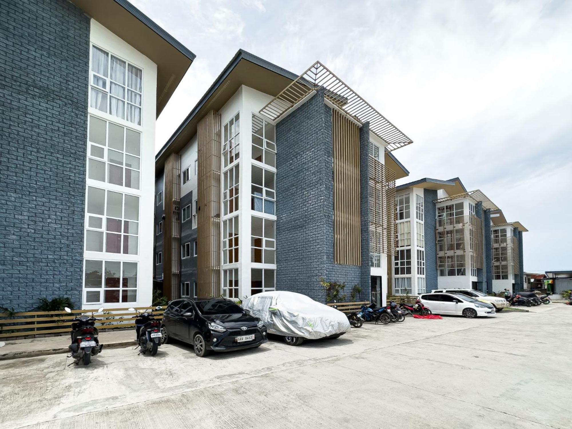 With Free Use Of Pool And Free Parking In Cebu Apartment Lapu-Lapu City