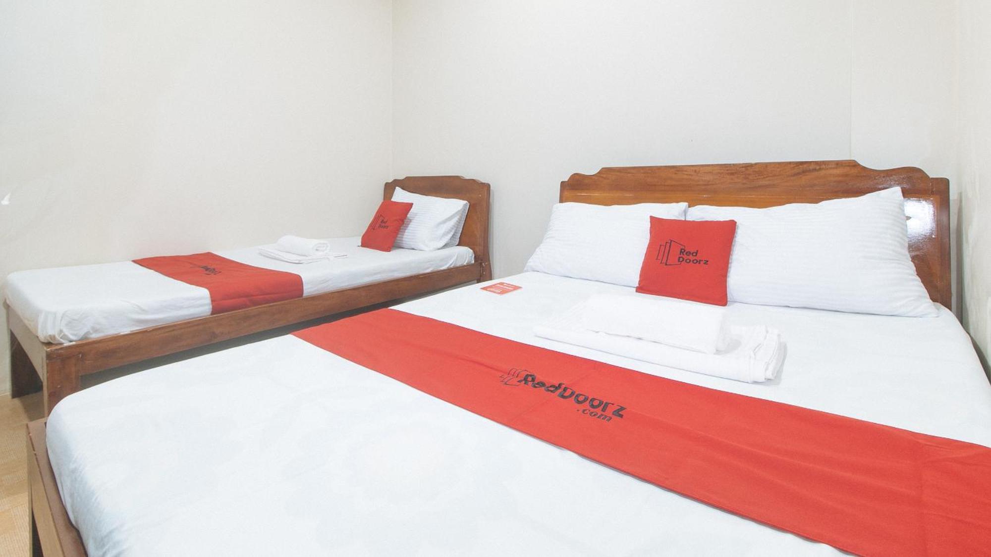 Hotel Reddoorz Near Talisay District Hospital 2*