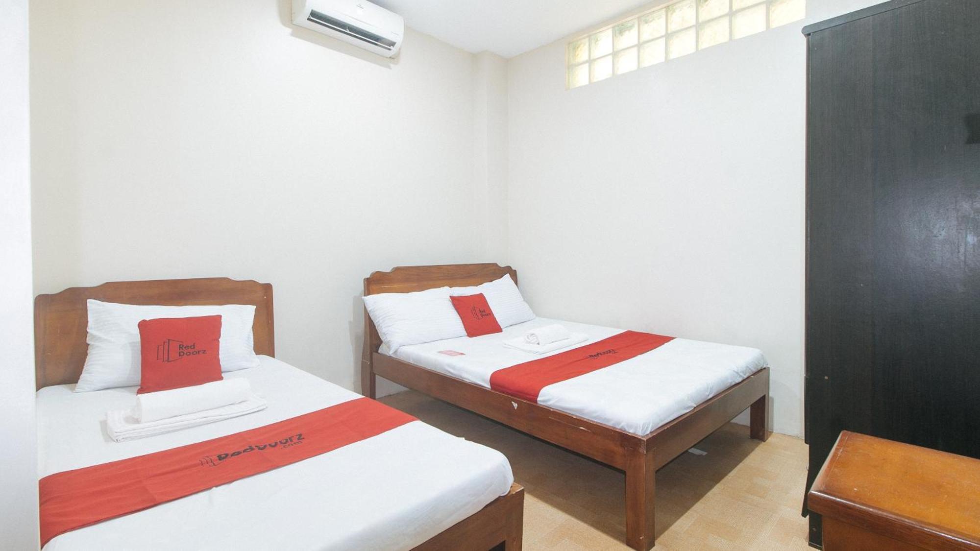 Hotel Reddoorz Near Talisay District Hospital