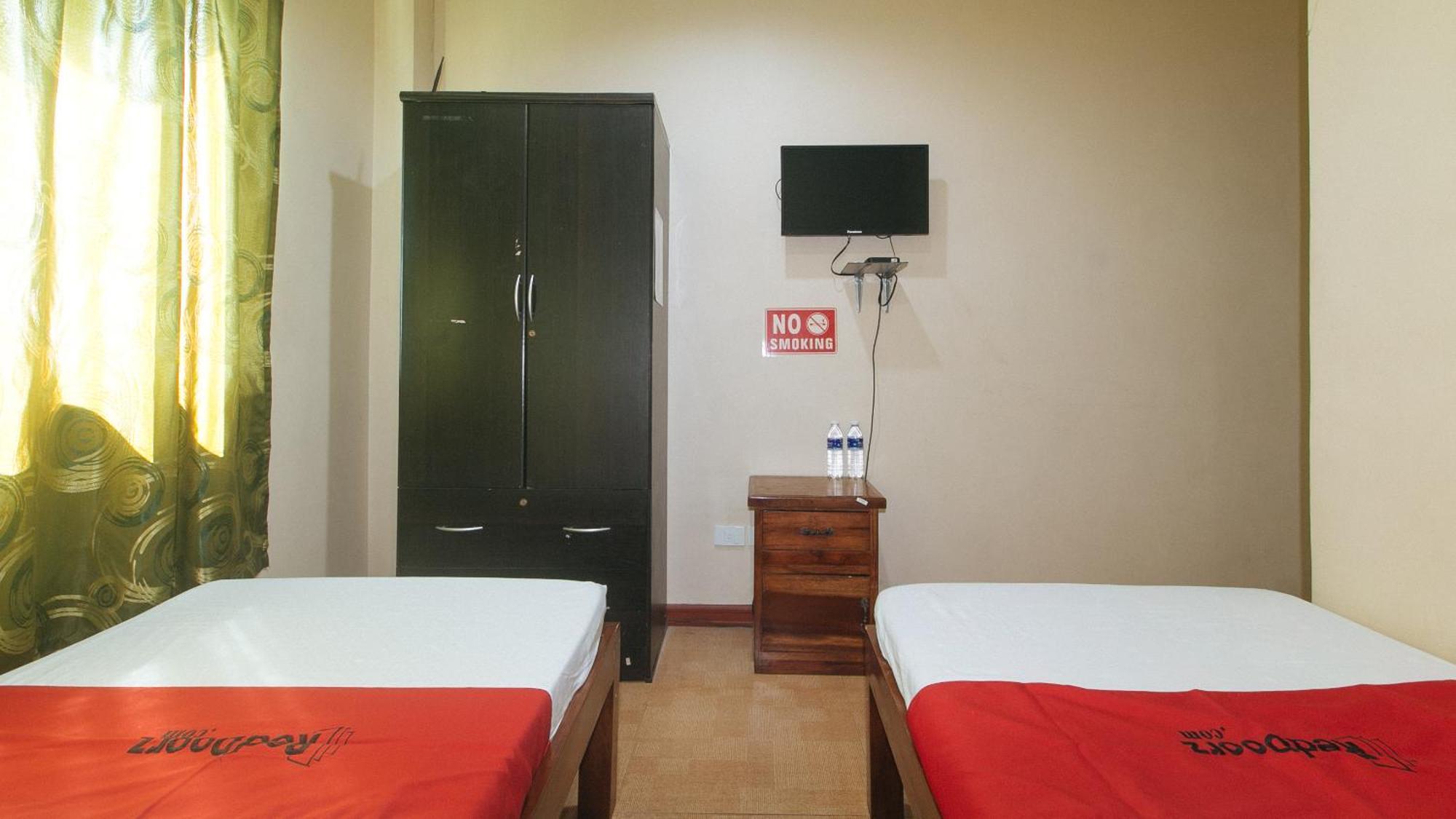 Reddoorz Near Talisay District Hospital Hotel Candulawan