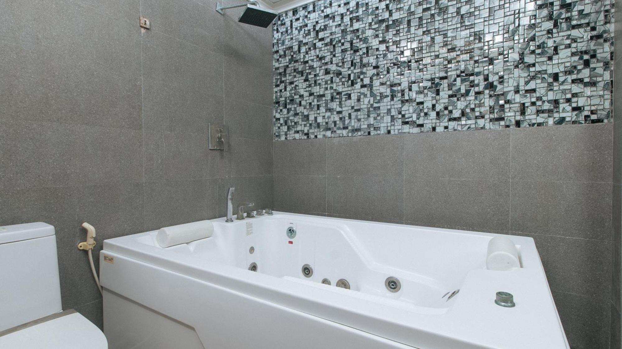 Hotel Reddoorz @ St. Paul Village Lapulapu 2*