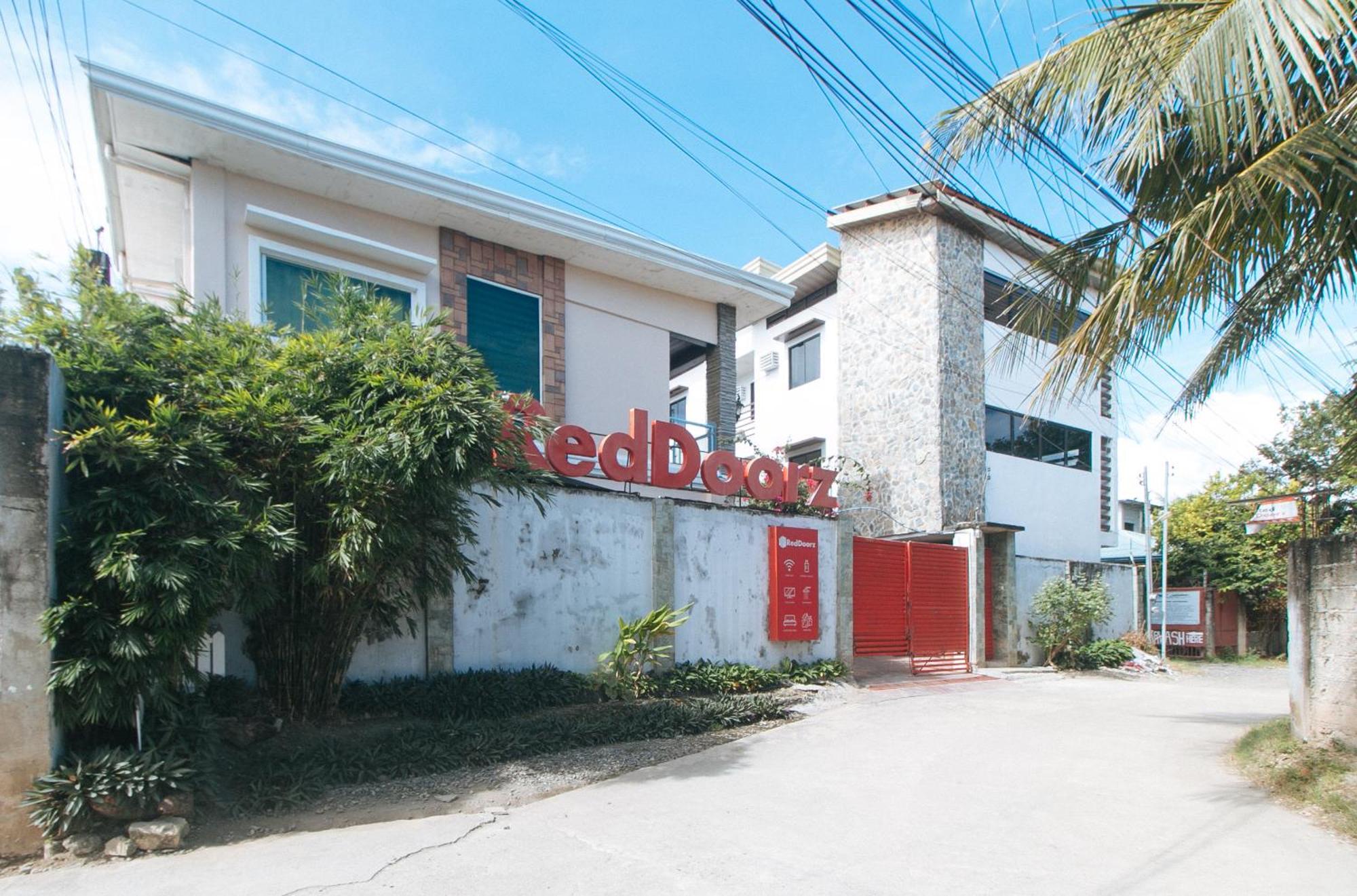 Reddoorz @ St. Paul Village Lapulapu Hotel Lapu-Lapu City