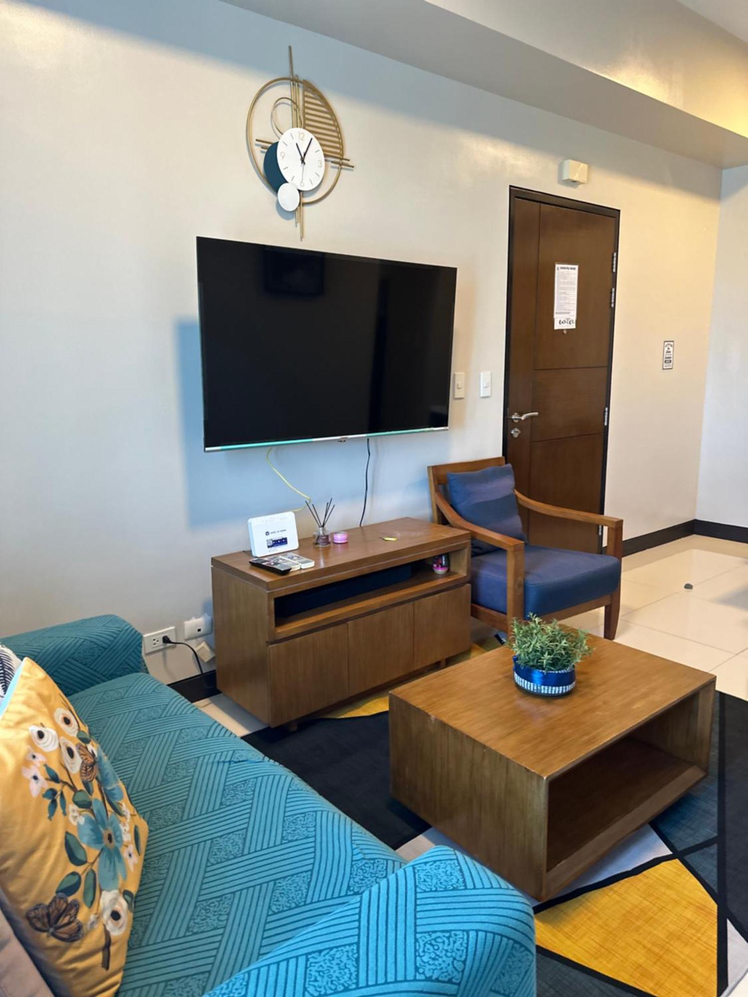 C1 -8nb With Pool Mactan Newtown Center Of Cebu Phillippines 15mins From Airport