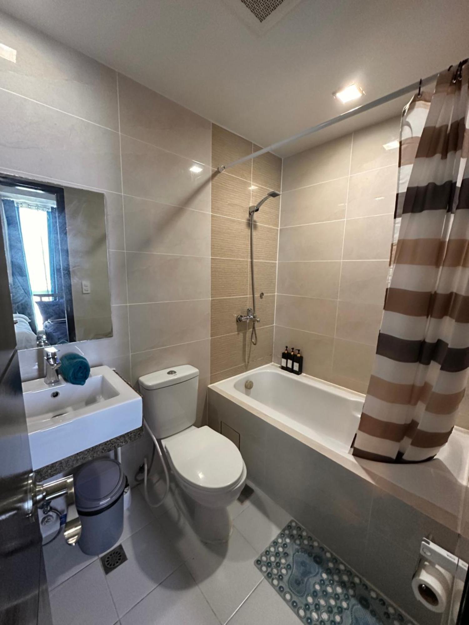 Apartment C1 -8nb With Pool Mactan Newtown Center Of Cebu Phillippines 15mins From Airport