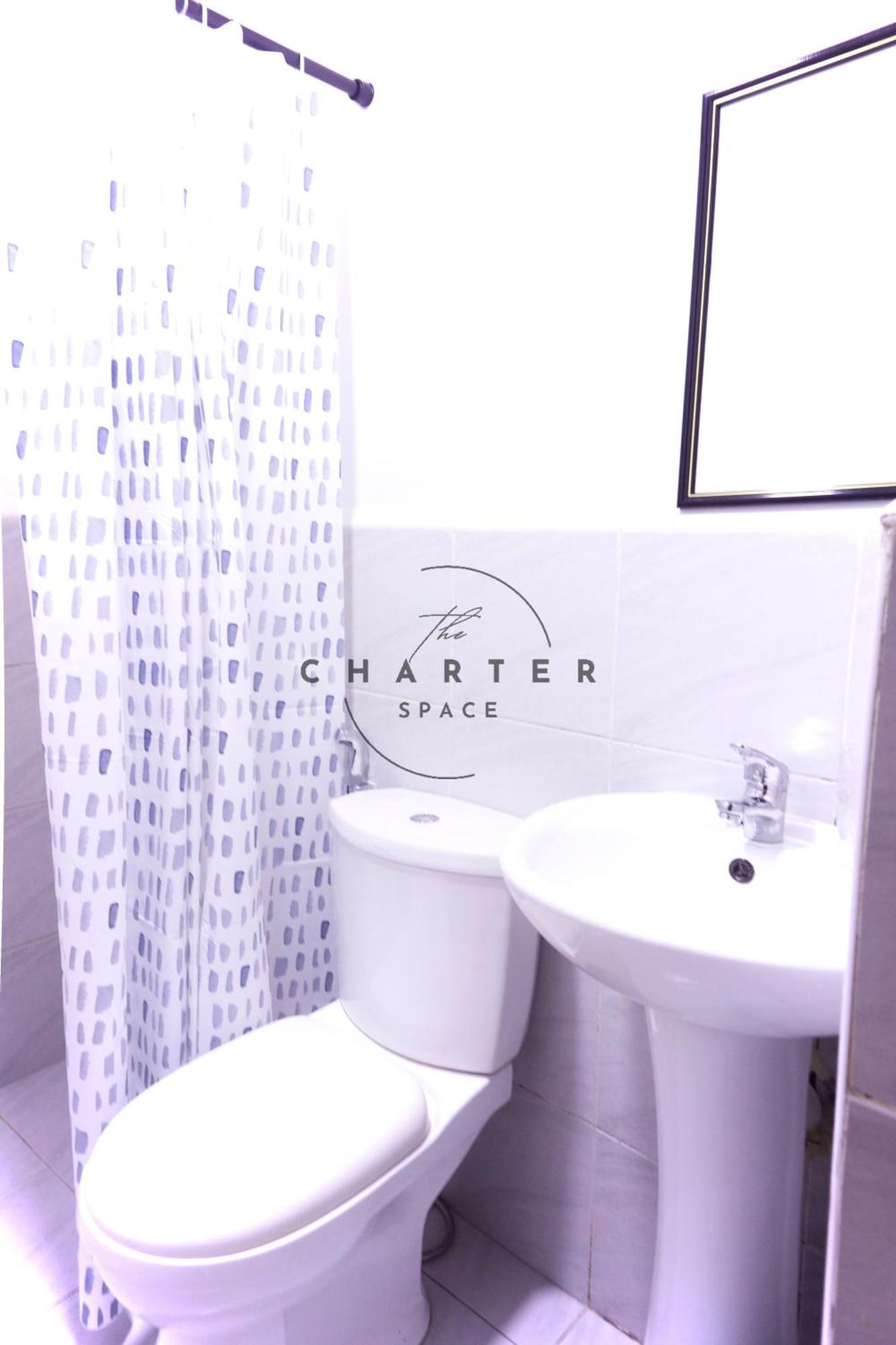 Close To Airport With Balcony And Pool Access Aparthotel