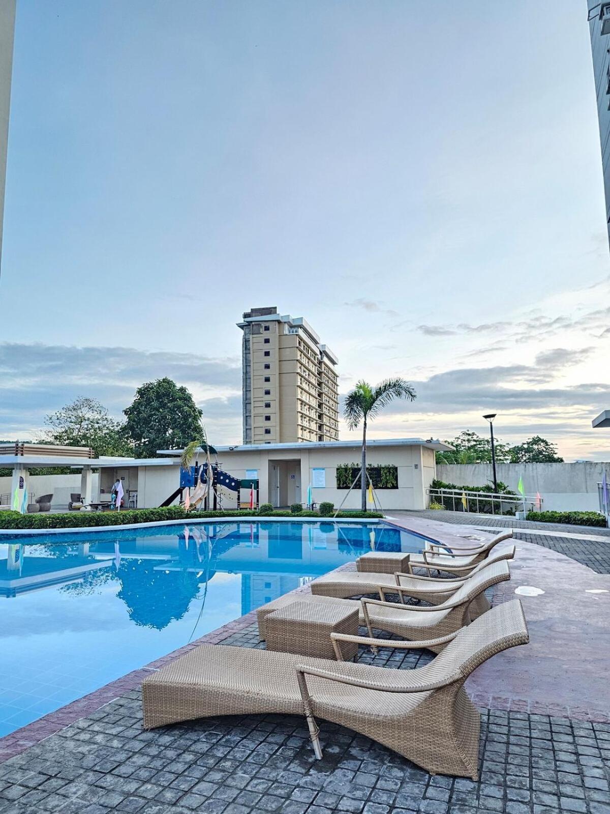 11th-floor 1br It Park Unit-walk To Ayala-sugbo Cebu
