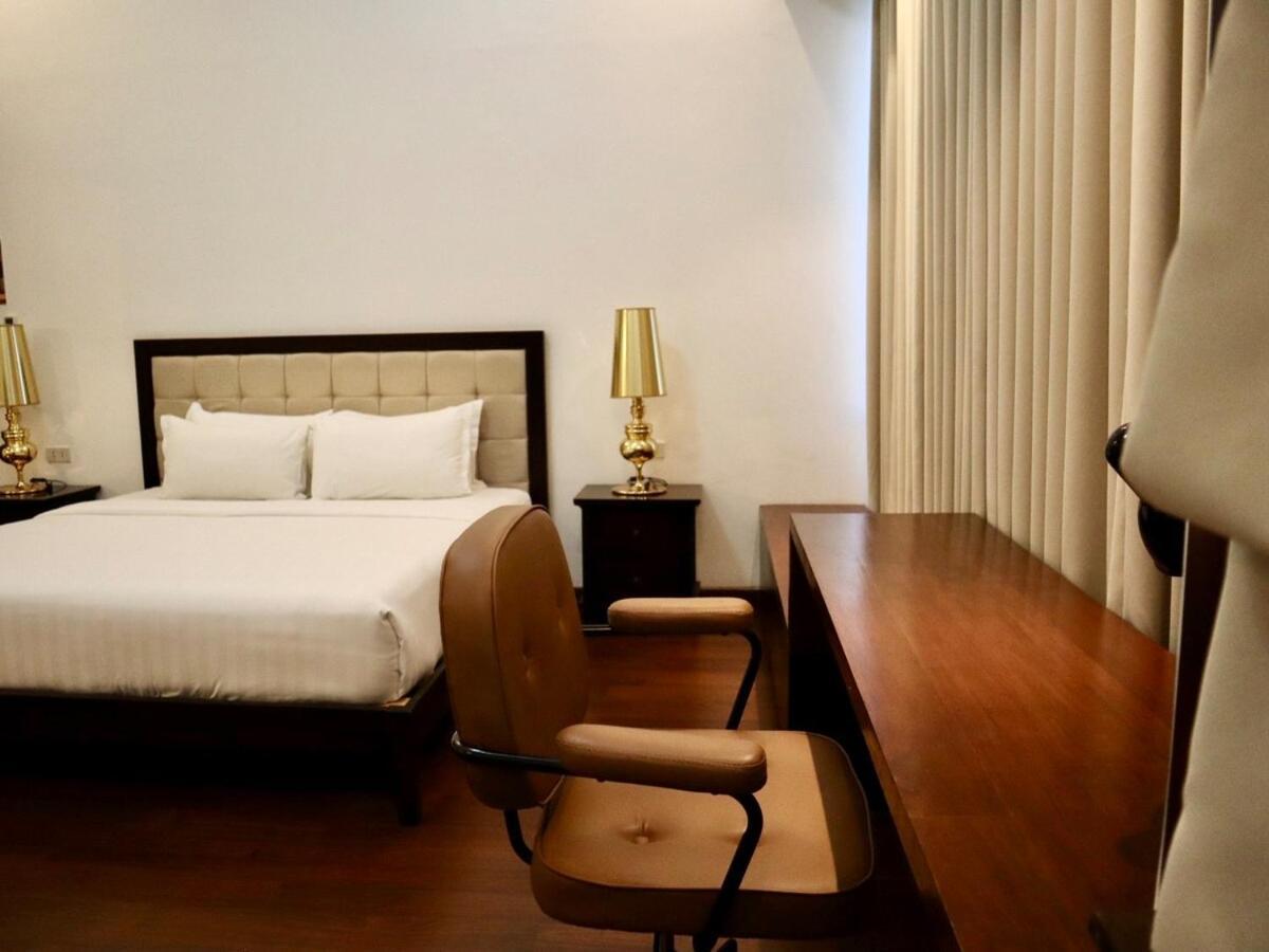Stylish Luxury Penthouse With 3br, Wifi, Gym, Across Malls Mandaue City