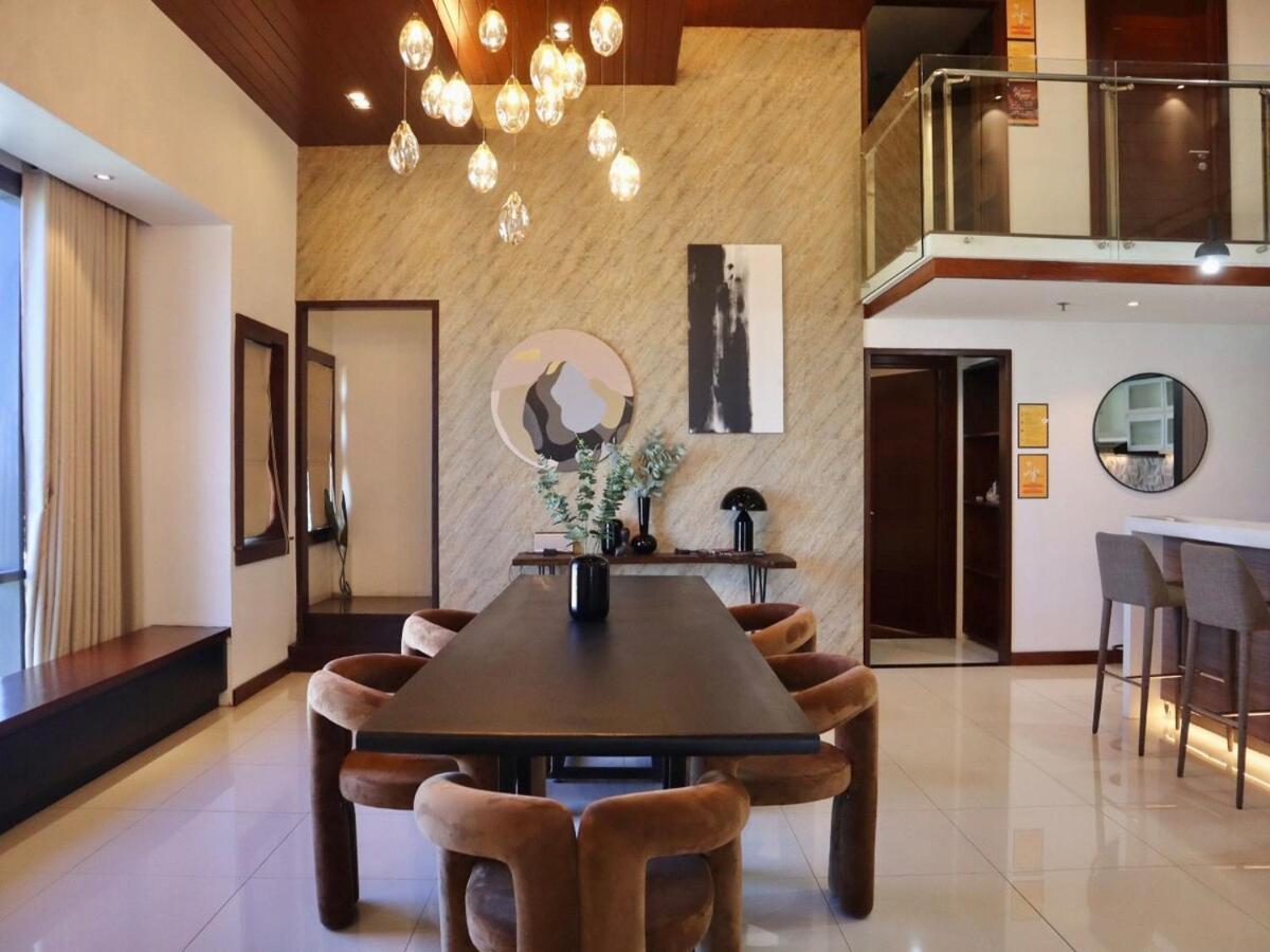 Stylish Luxury Penthouse With 3br, Wifi, Gym, Across Malls Apartment