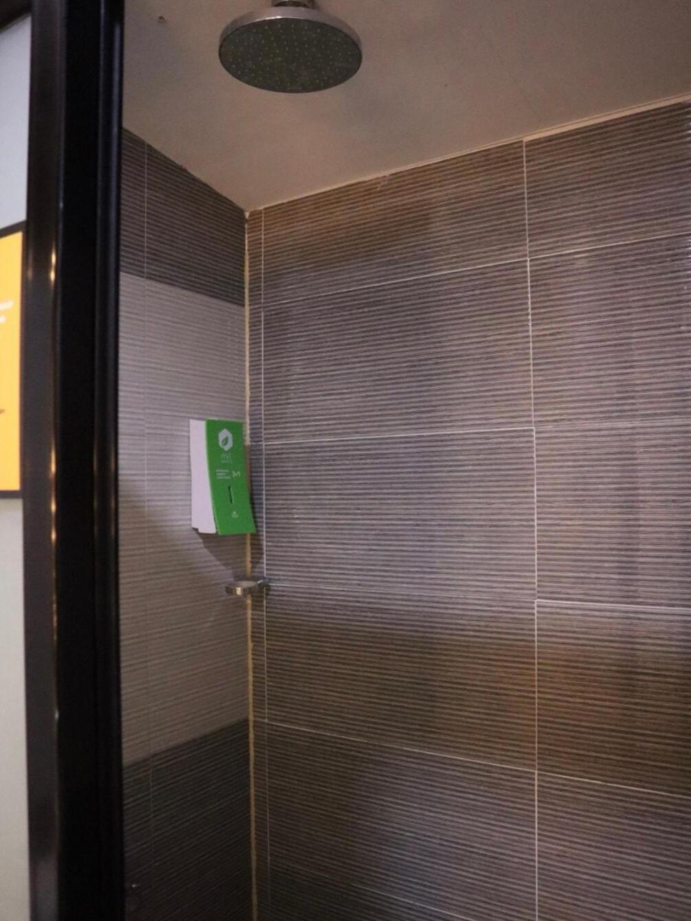 Apartment Stylish Luxury Penthouse With 3br, Wifi, Gym, Across Malls