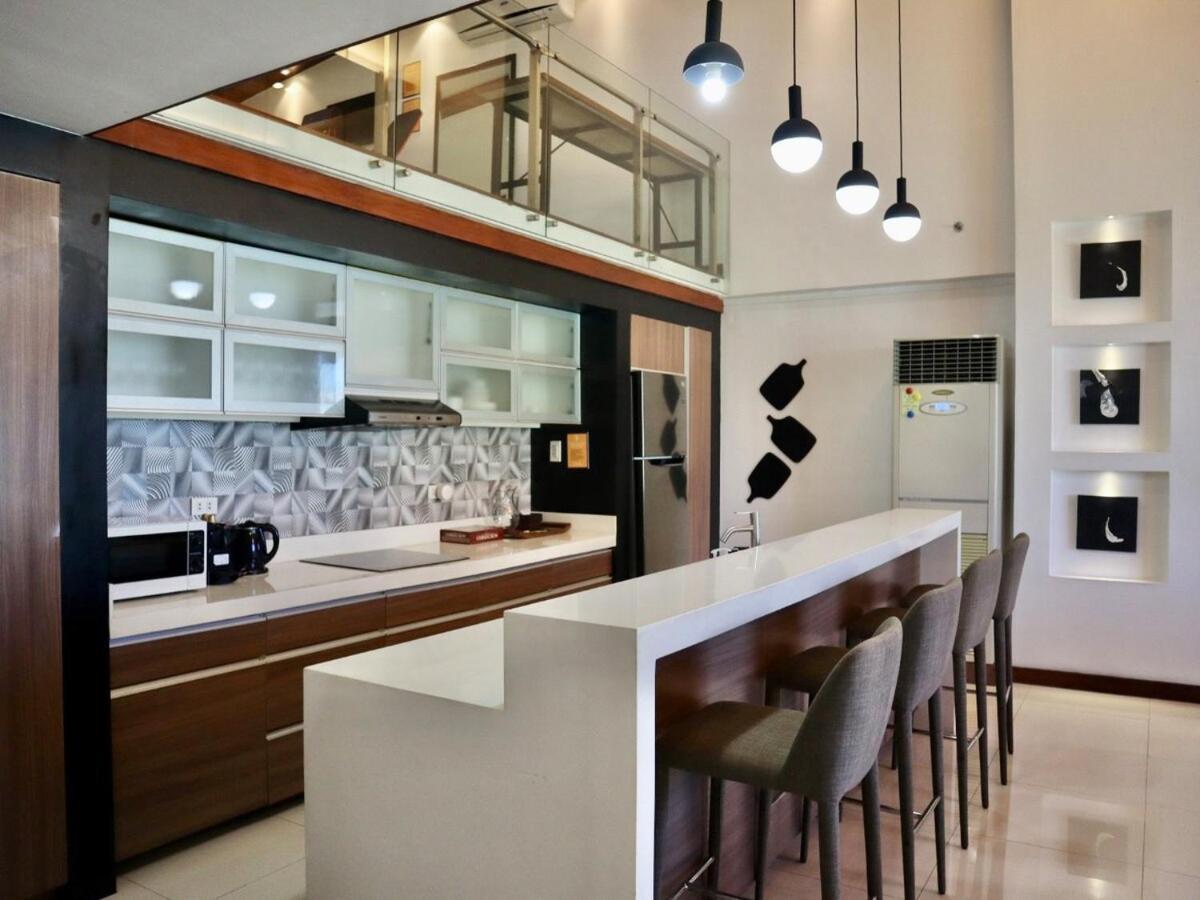 Apartment Stylish Luxury Penthouse With 3br, Wifi, Gym, Across Malls *