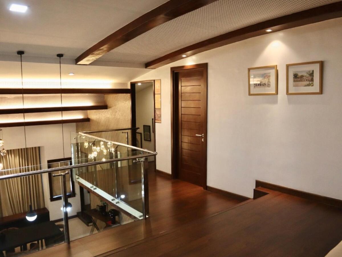 Apartment Stylish Luxury Penthouse With 3br, Wifi, Gym, Across Malls *