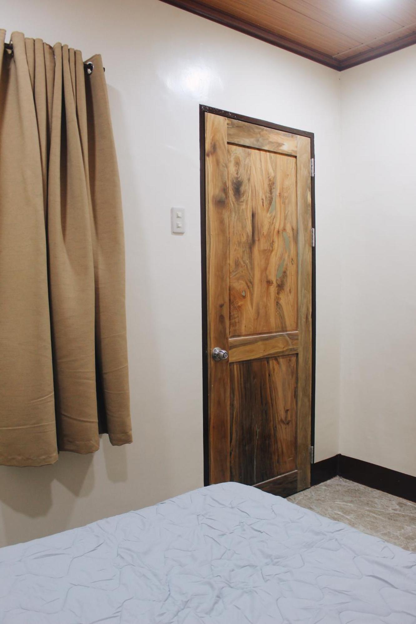 Fast Wi-fi, Near Beaches & Cozy Affordable Aparthotel *