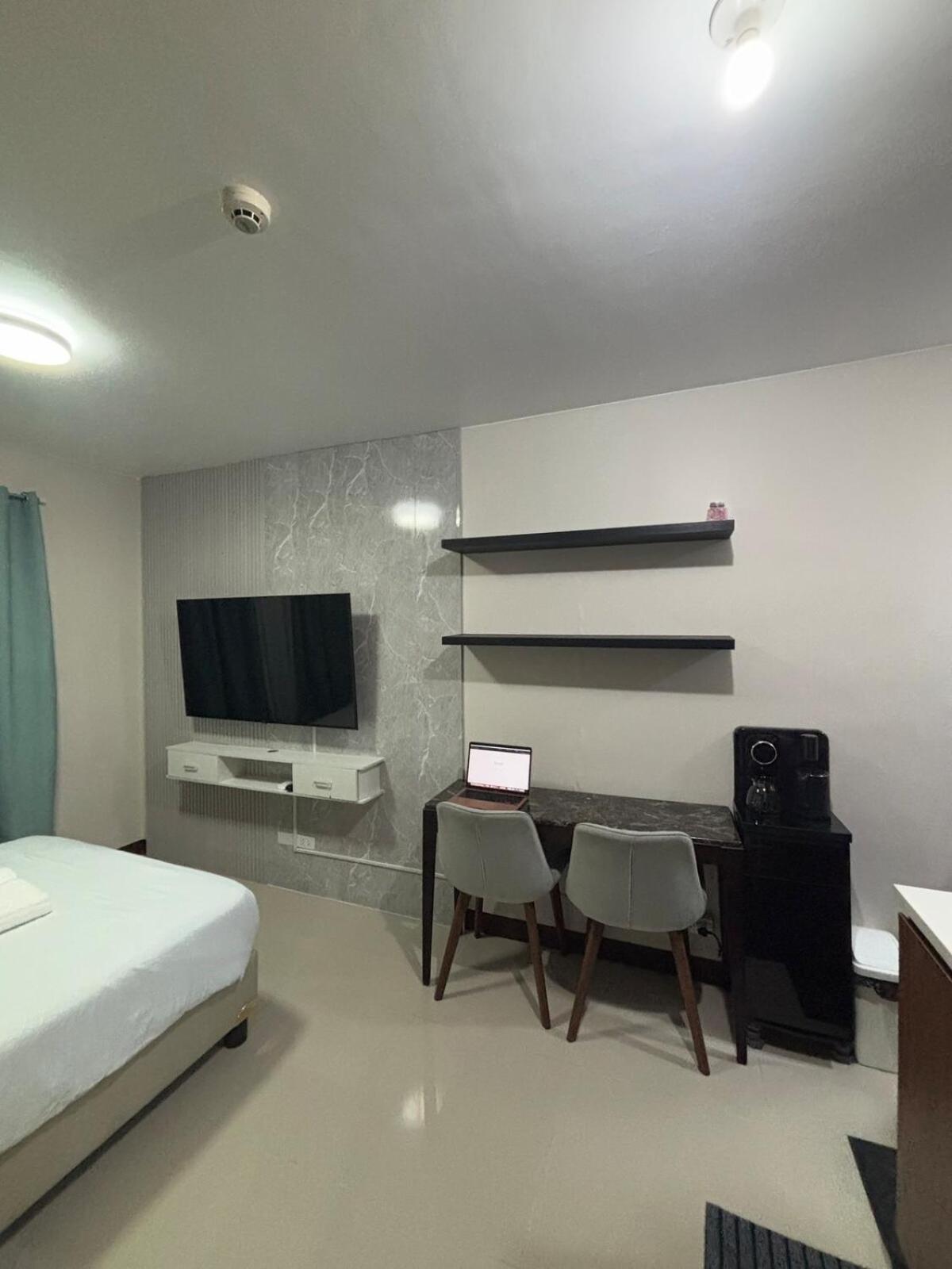 Near Mactan Airport * Lapu-Lapu City