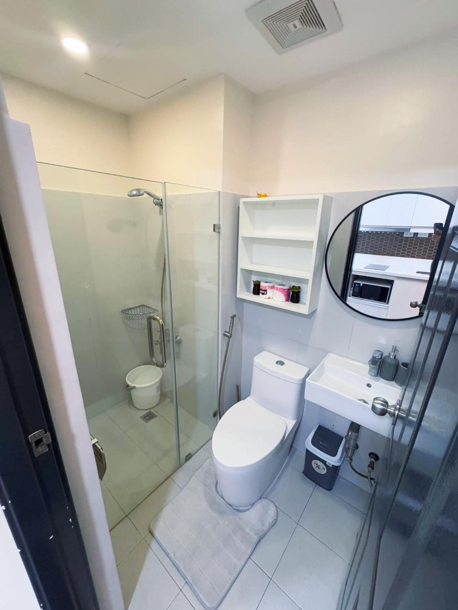 Modern With Views & Amenities *