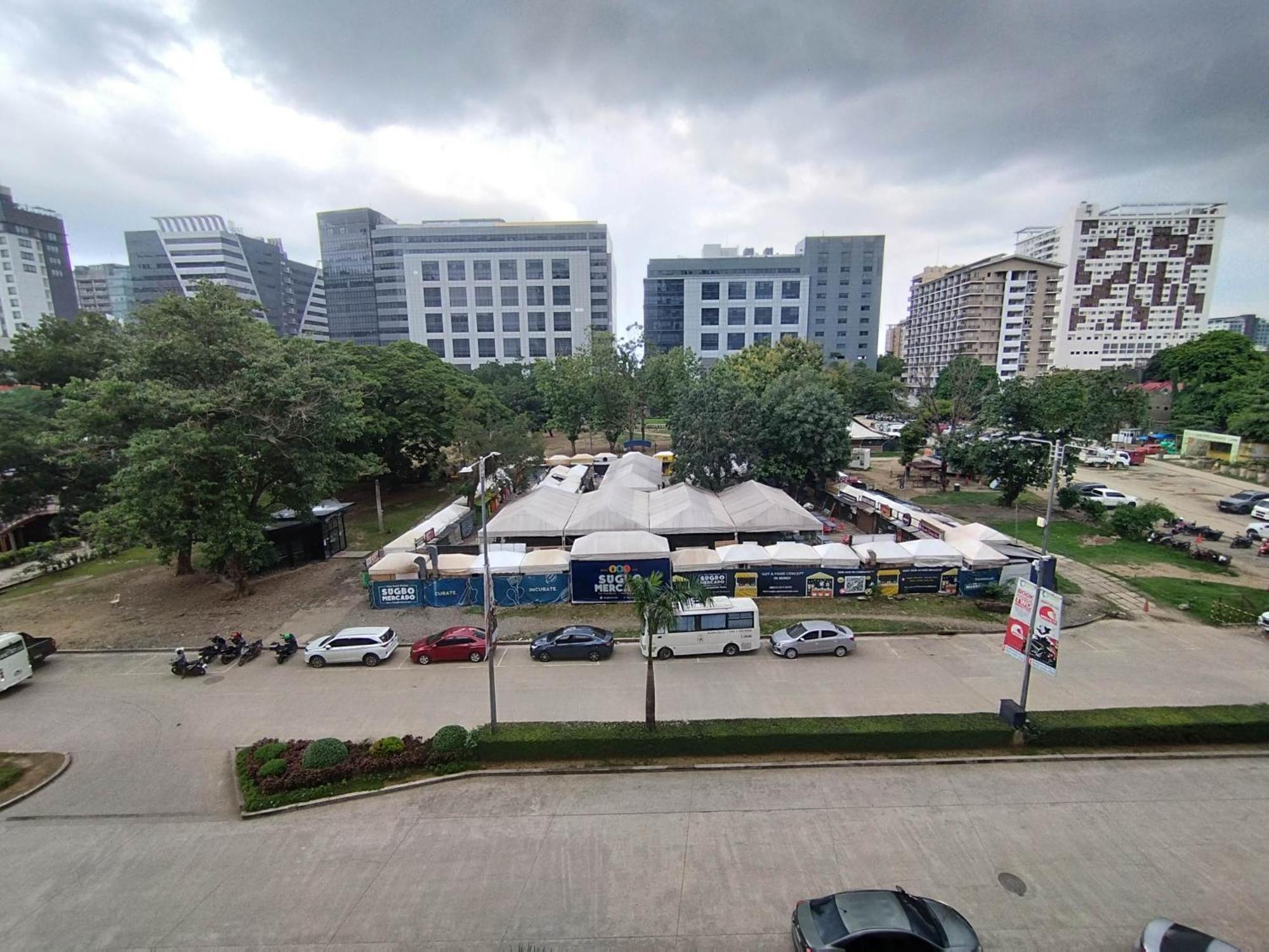 Apartment 11th-floor 1br It Park Unit-walk To Ayala-sugbo