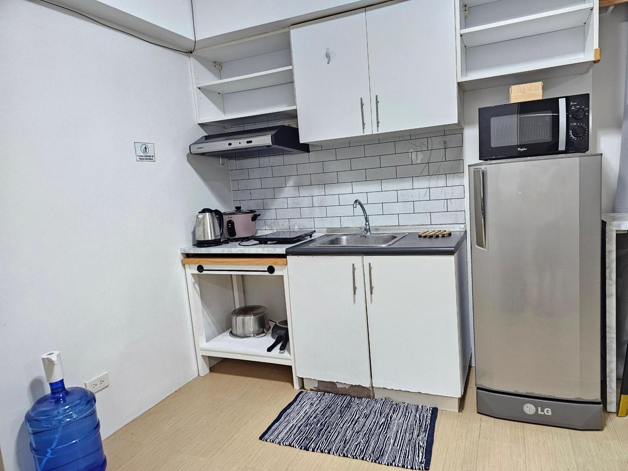 Apartment 11th-floor 1br It Park Unit-walk To Ayala-sugbo