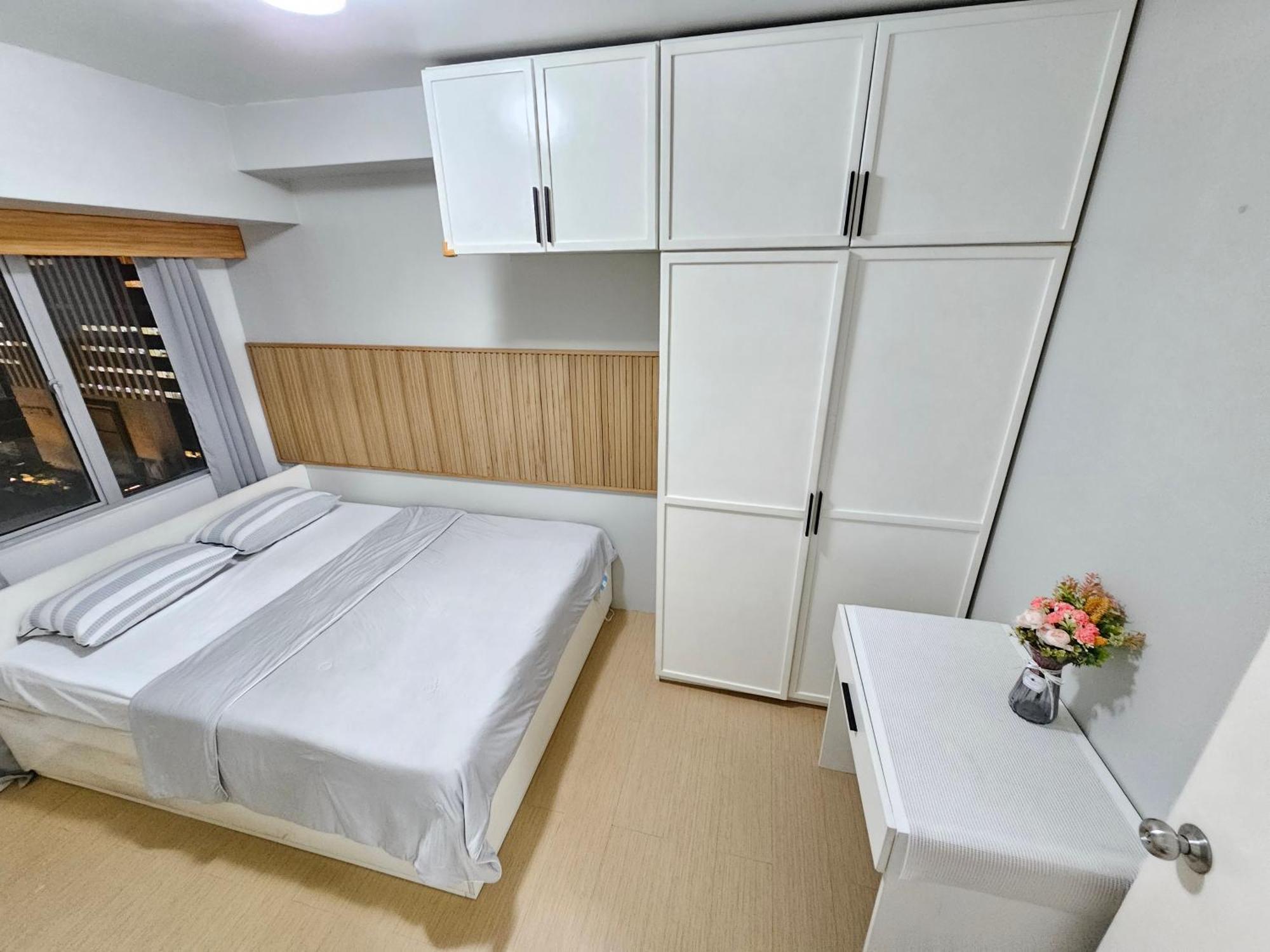 11th-floor 1br It Park Unit-walk To Ayala-sugbo Apartment Cebu