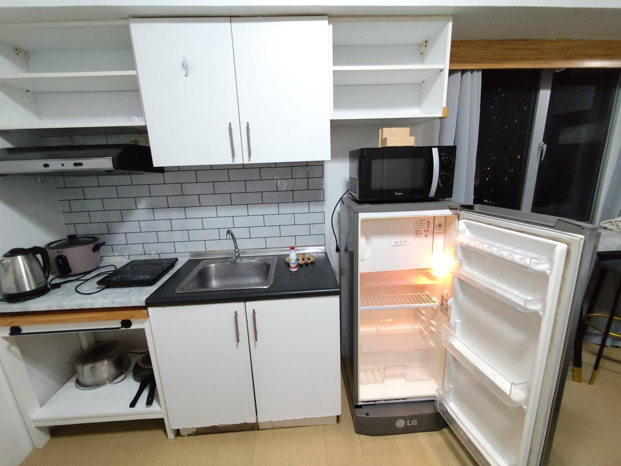 11th-floor 1br It Park Unit-walk To Ayala-sugbo Apartment *