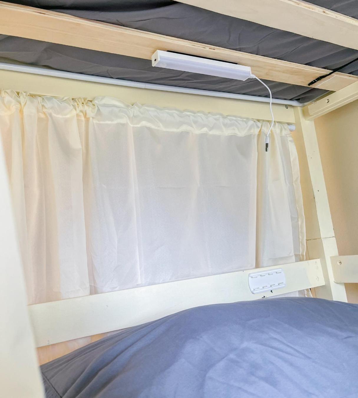 Bed In Share Avida Towers It Park Hostel