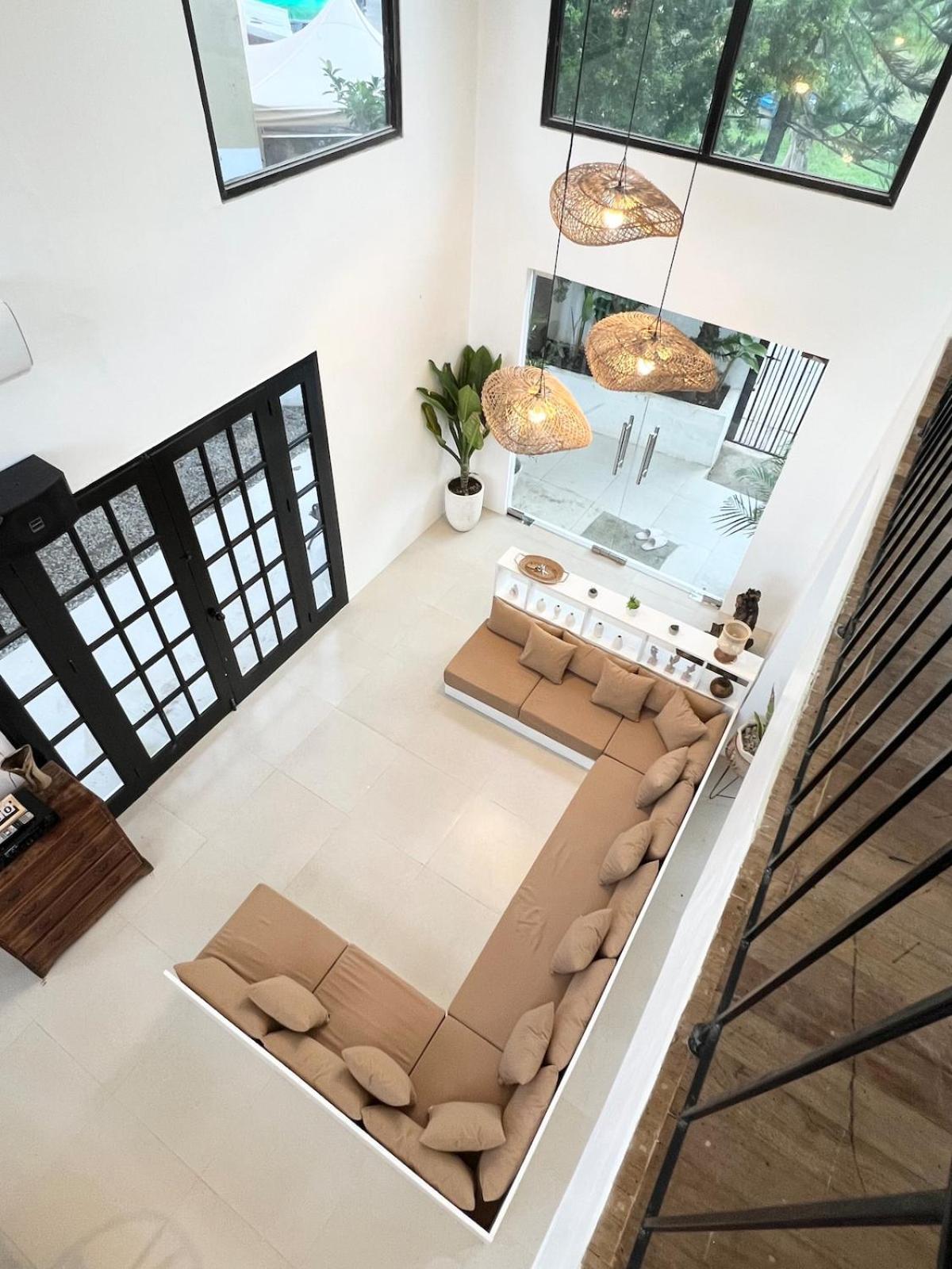 Bahay bakasyunan New Exclusive Luxury Pool Villaa *