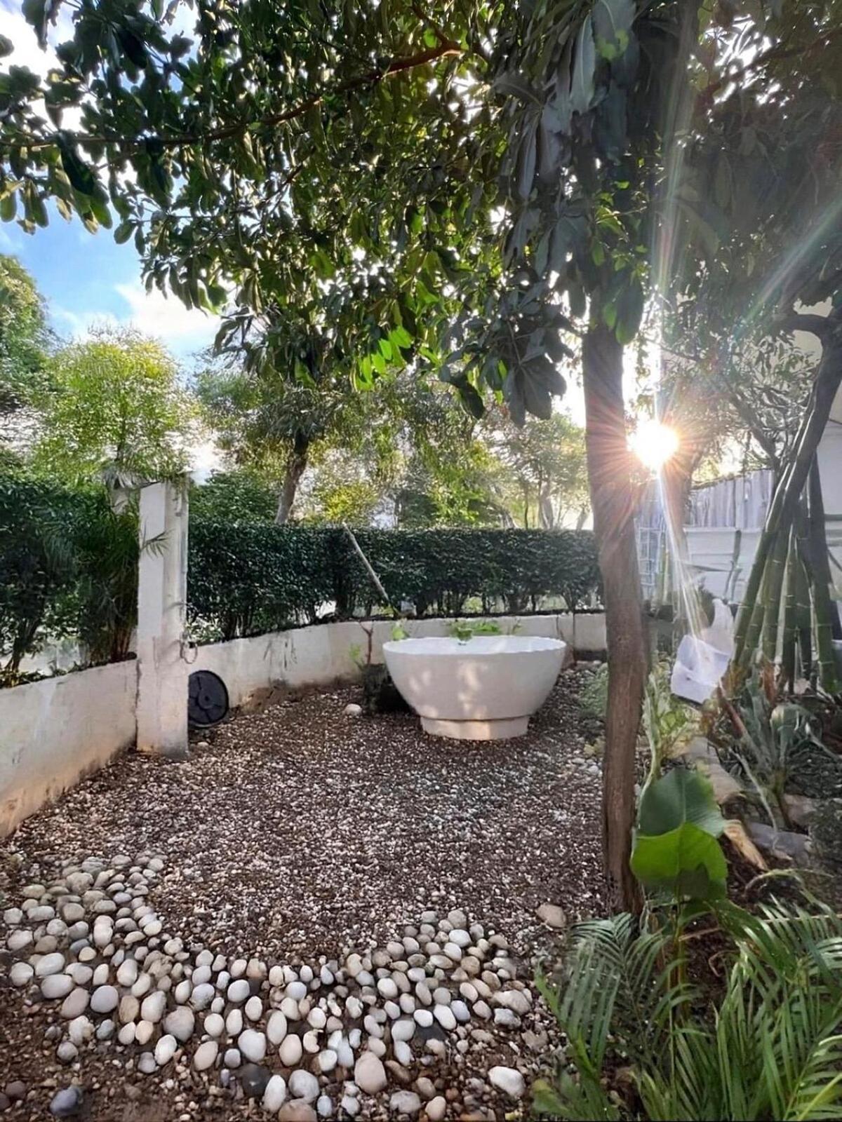 Bahay bakasyunan New Exclusive Luxury Pool Villaa