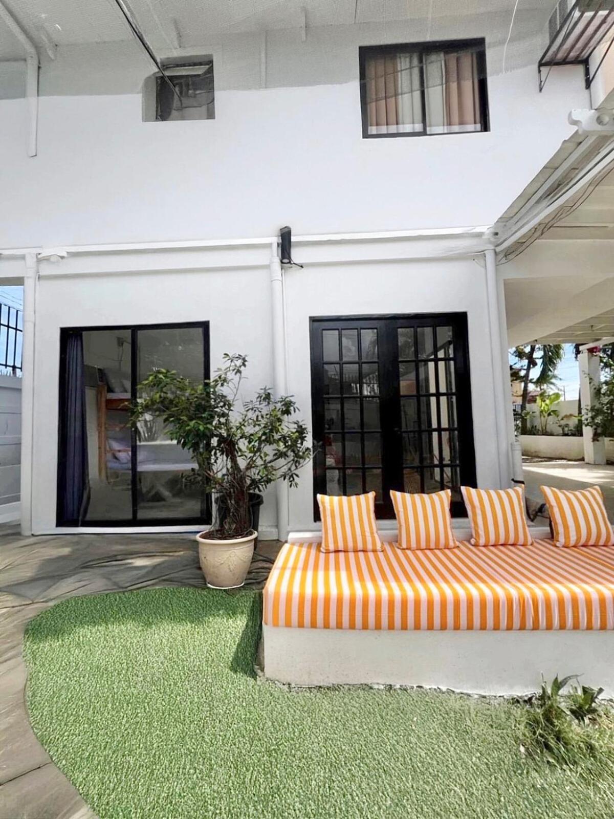 Bahay bakasyunan New Exclusive Luxury Pool Villaa Lapu-Lapu City