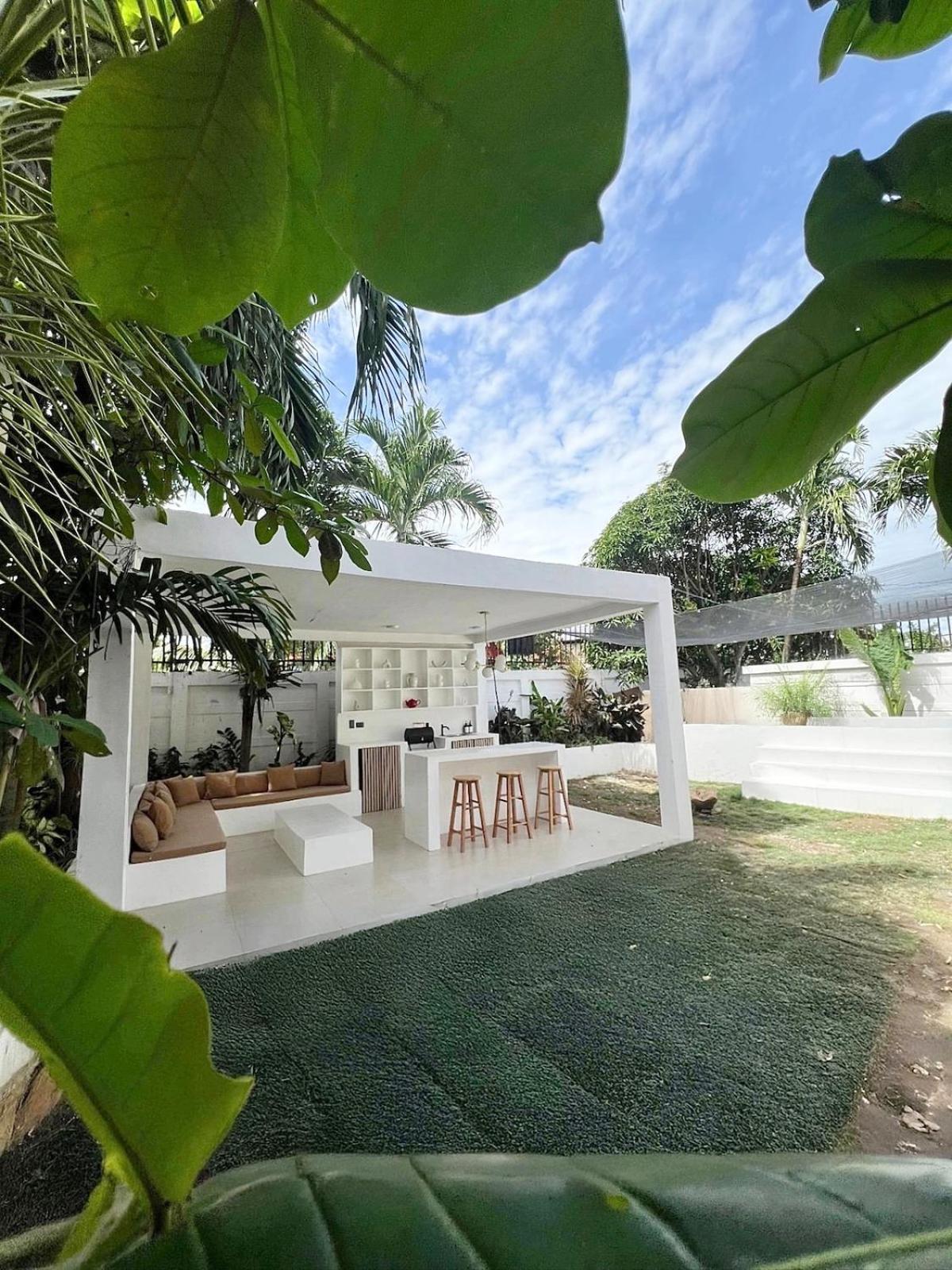 New Exclusive Luxury Pool Villaa Lapu-Lapu City