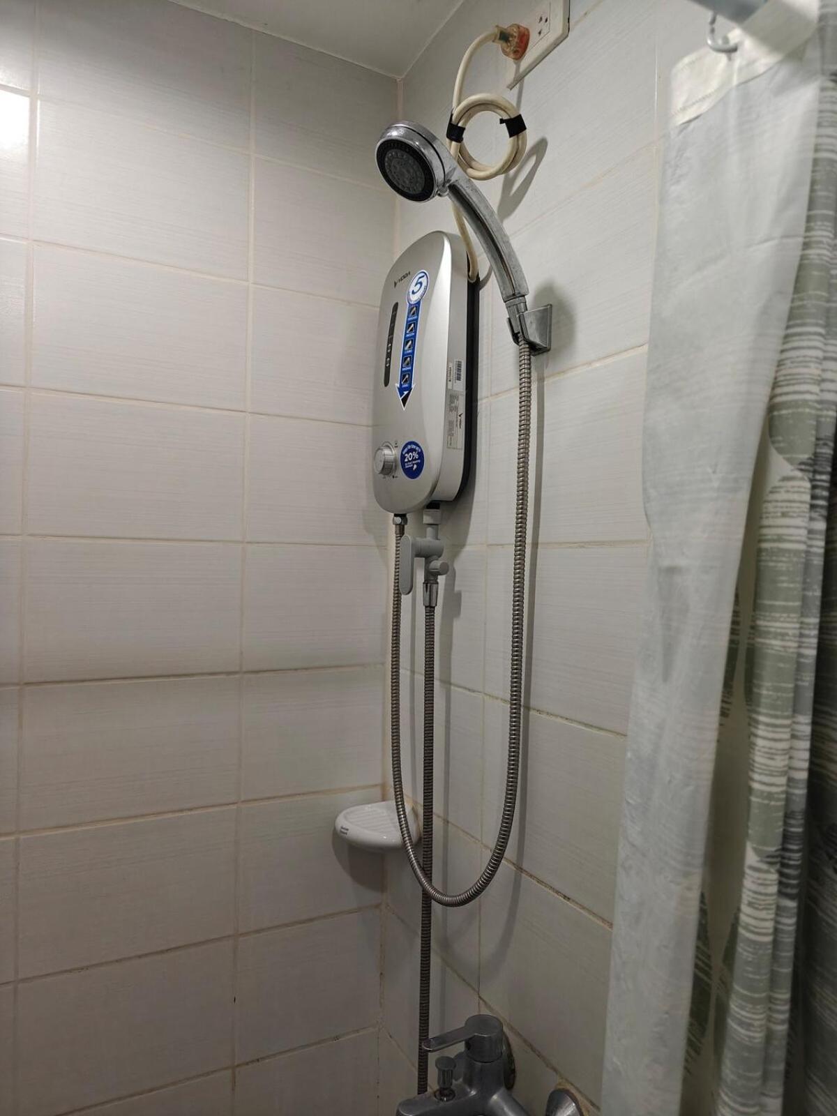 Cebu Midpoint Residences Free Netflix And Pool Access *