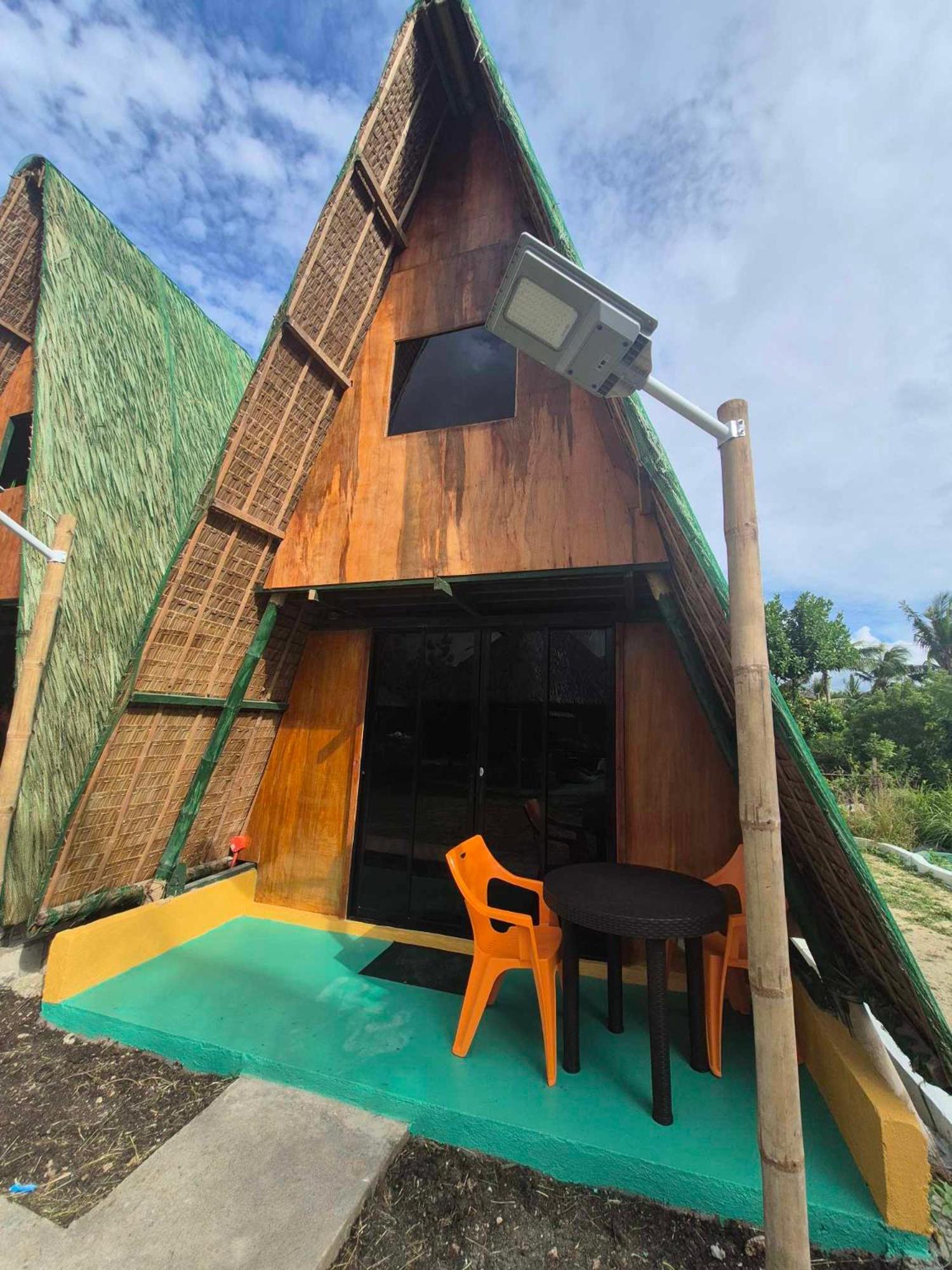 Nirvana Bamboo & Dive Moalboal