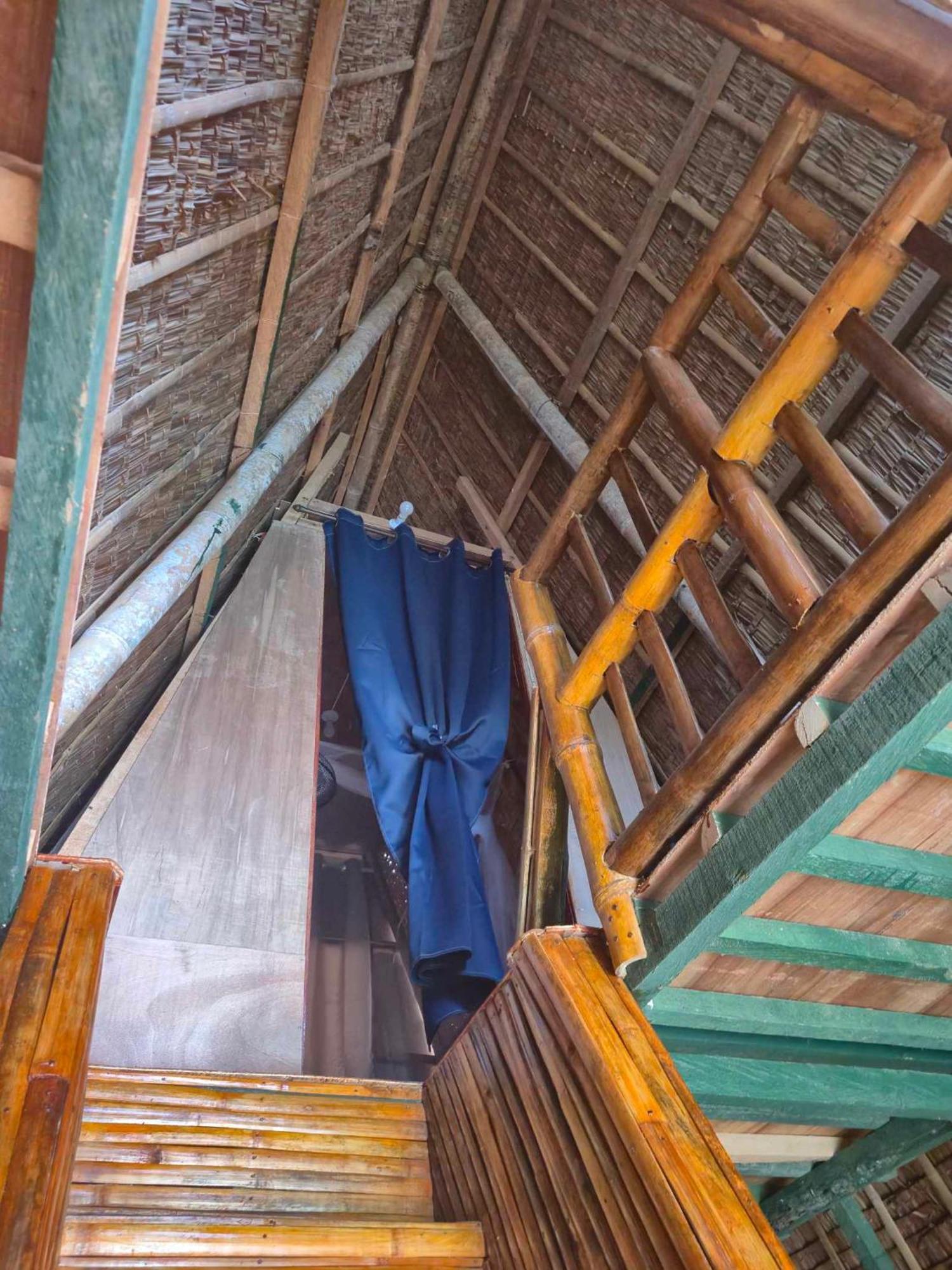 Resort Nirvana Bamboo & Dive Moalboal
