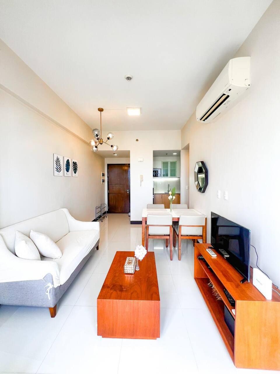 Aparthotel 1 Bedroom With Ocean View Balcony! Pool Access Near Mactan Airport Lapu-Lapu City