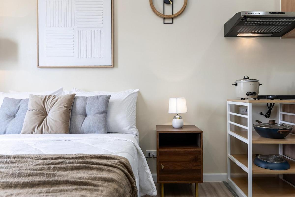 Furnished In It Park With Wifi, Netflix And Pool Access Cebu