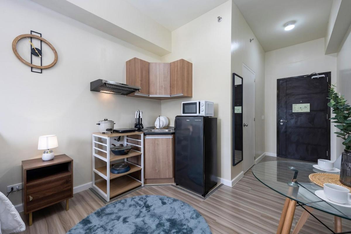 Furnished In It Park With Wifi, Netflix And Pool Access Apartment