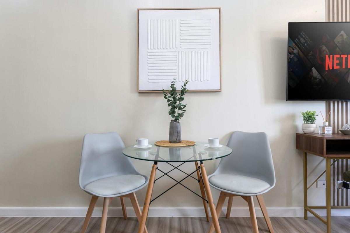 Furnished In It Park With Wifi, Netflix And Pool Access Cebu