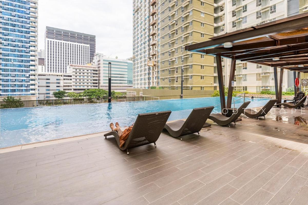 Furnished In It Park With Wifi, Netflix And Pool Access Cebu