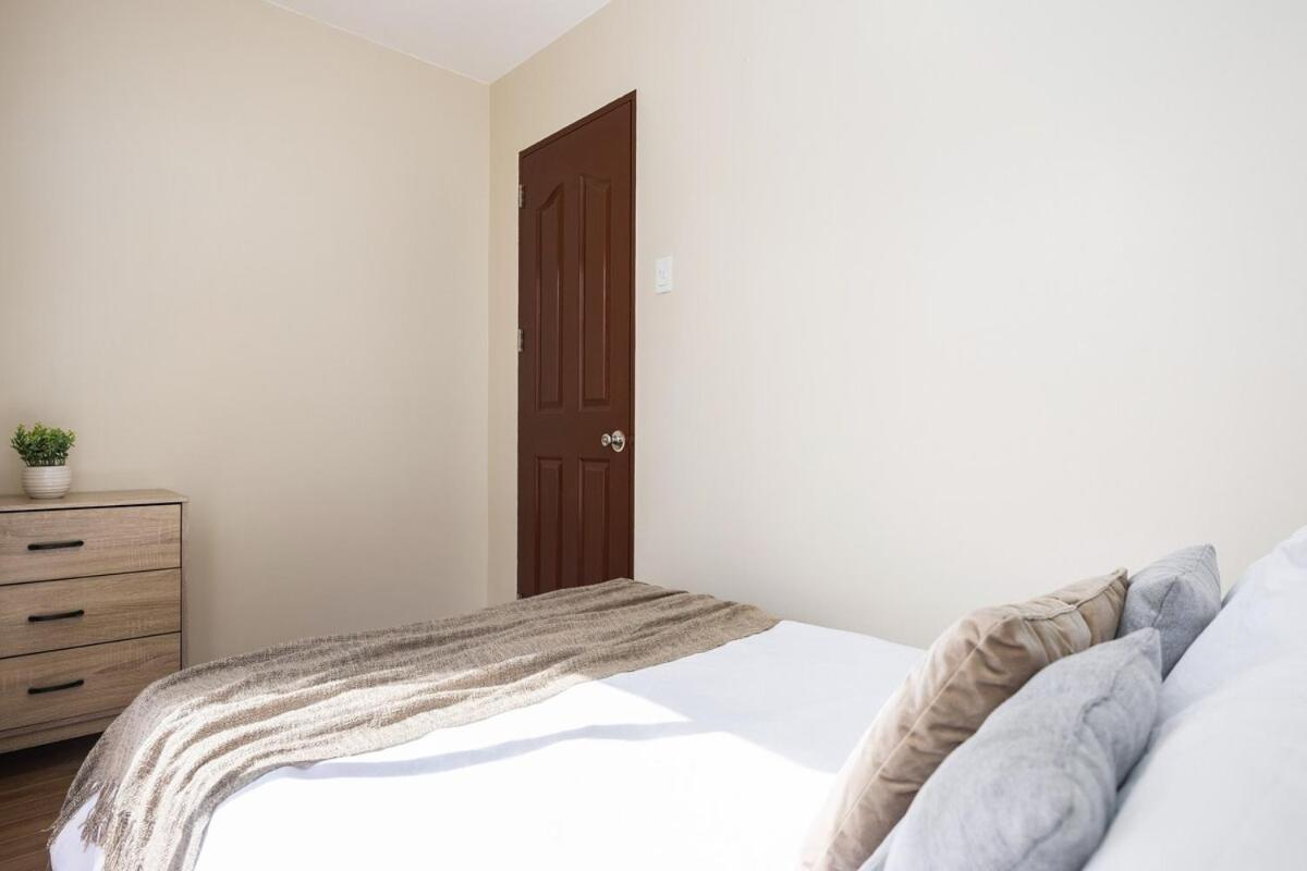 Entire Furnished 3br House In With Parking And Washer