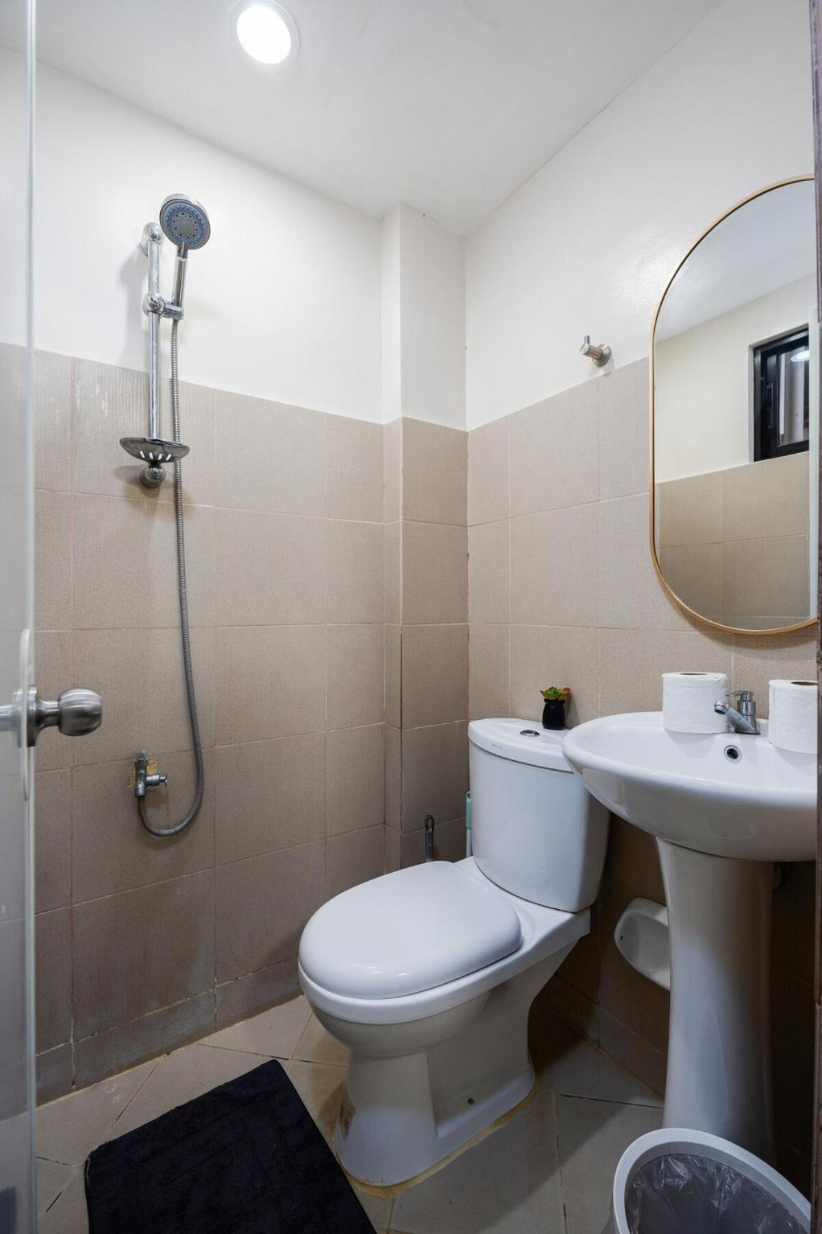 Bahay bakasyunan Entire Furnished 3br House In With Parking And Washer *