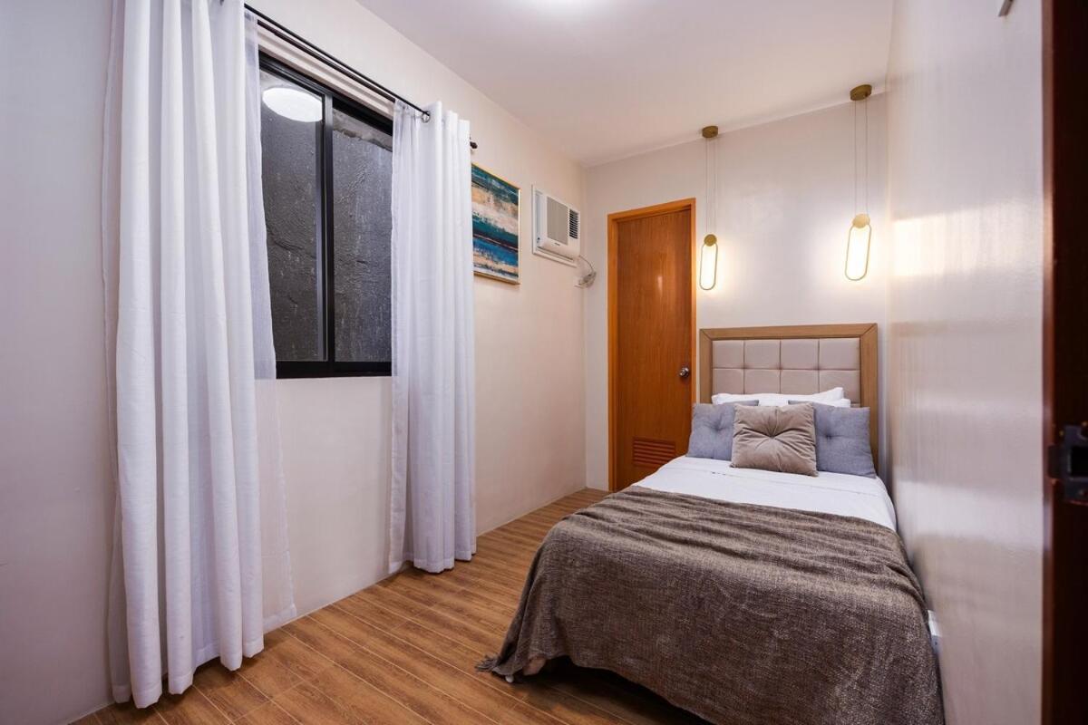 Entire Furnished 3br House In With Parking And Washer Bahay bakasyunan