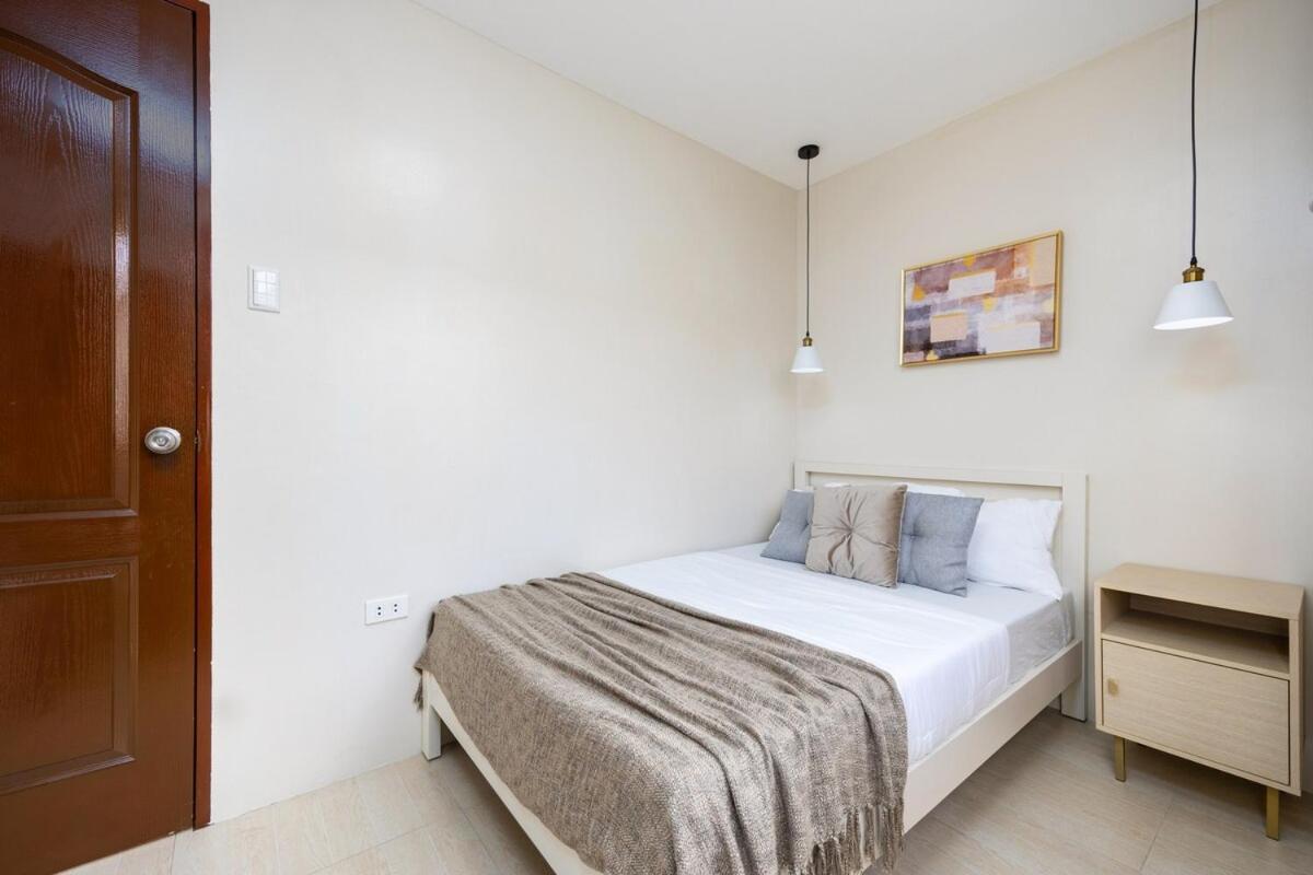 Fully Furnished 3br House In With Parking And Washer Cebu