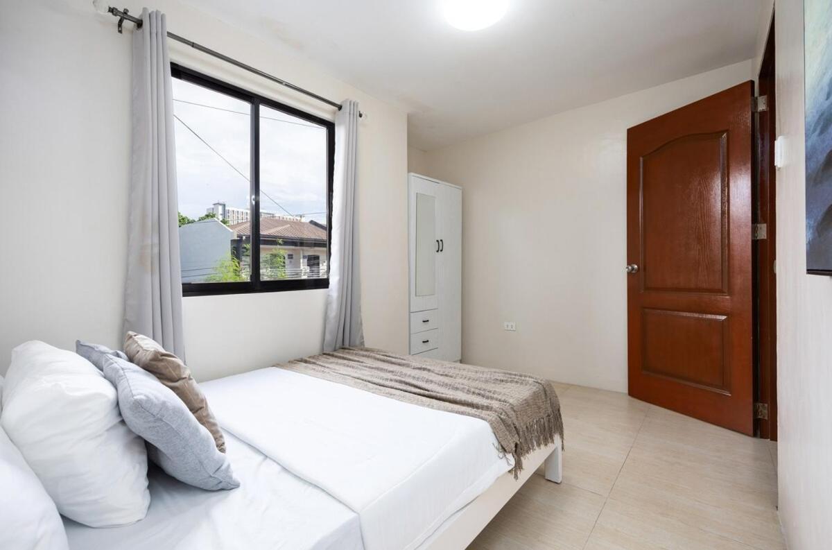 Apartment Fully Furnished 3br House In With Parking And Washer *