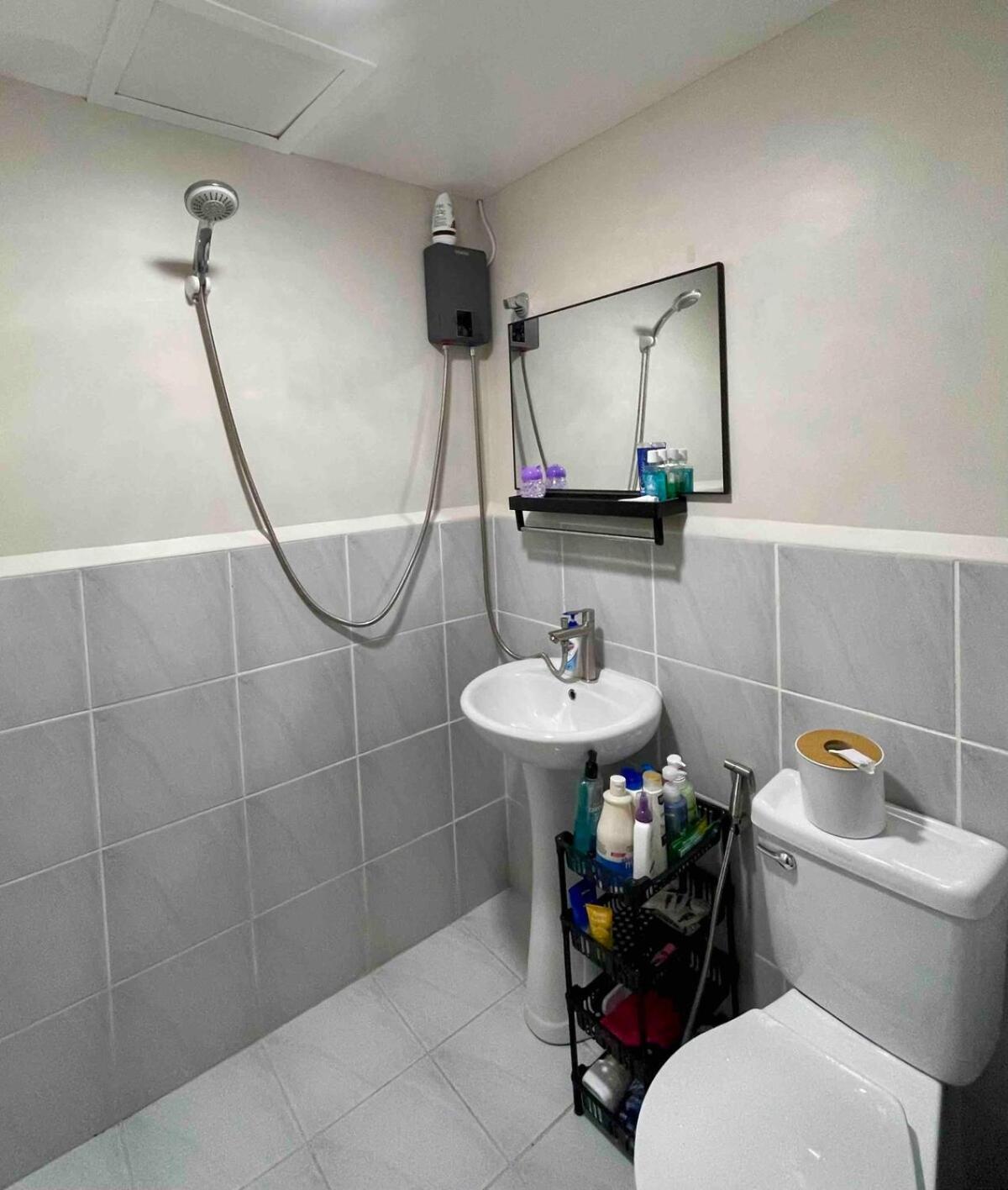 Cozee Staycations Apartment *