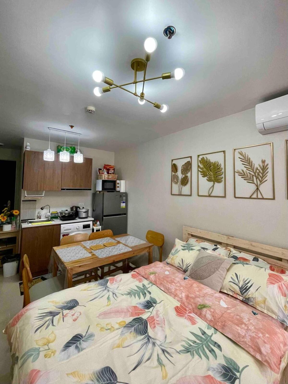 Cozee Staycations Apartment *