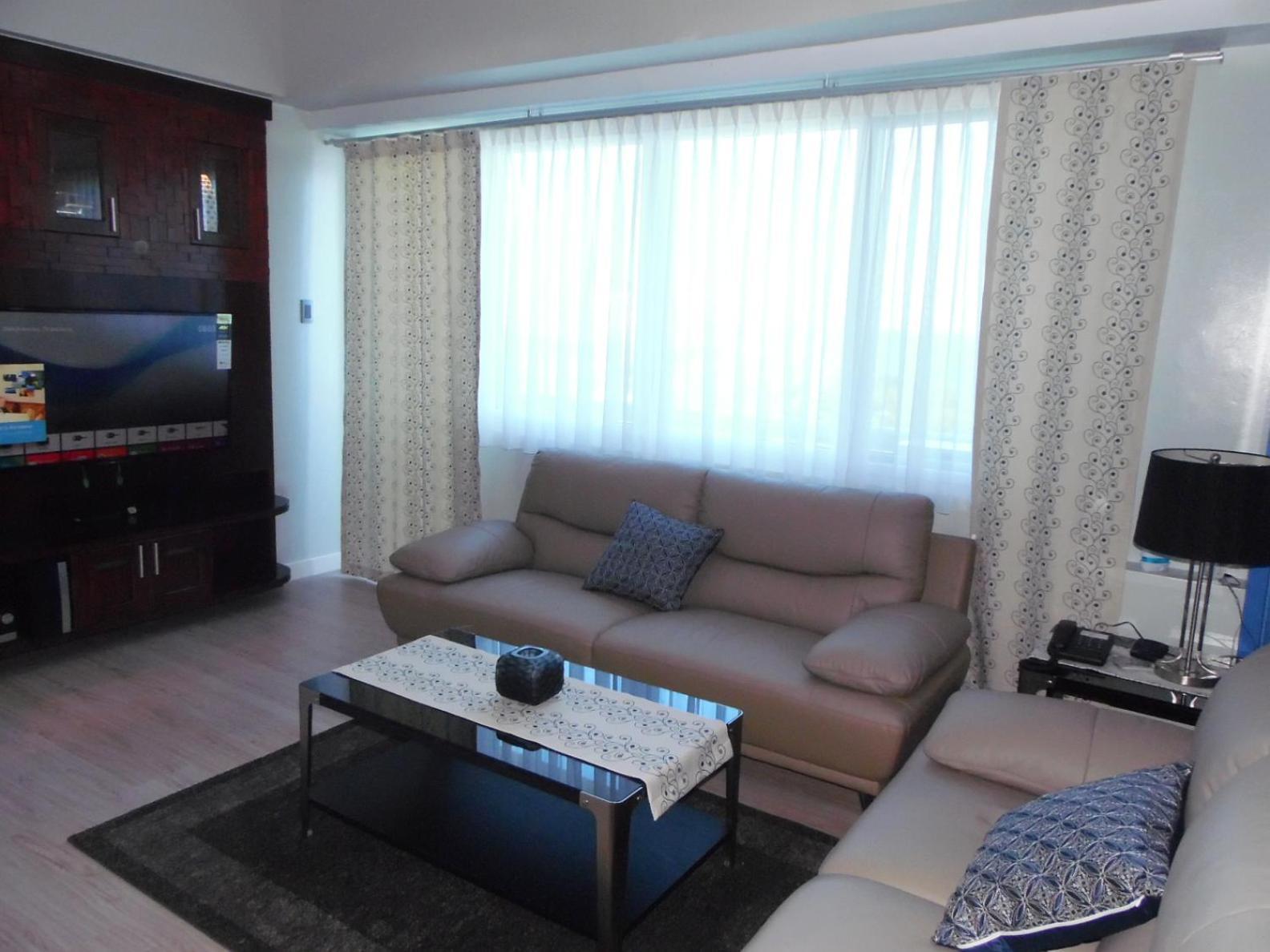 La Mirada Residences *