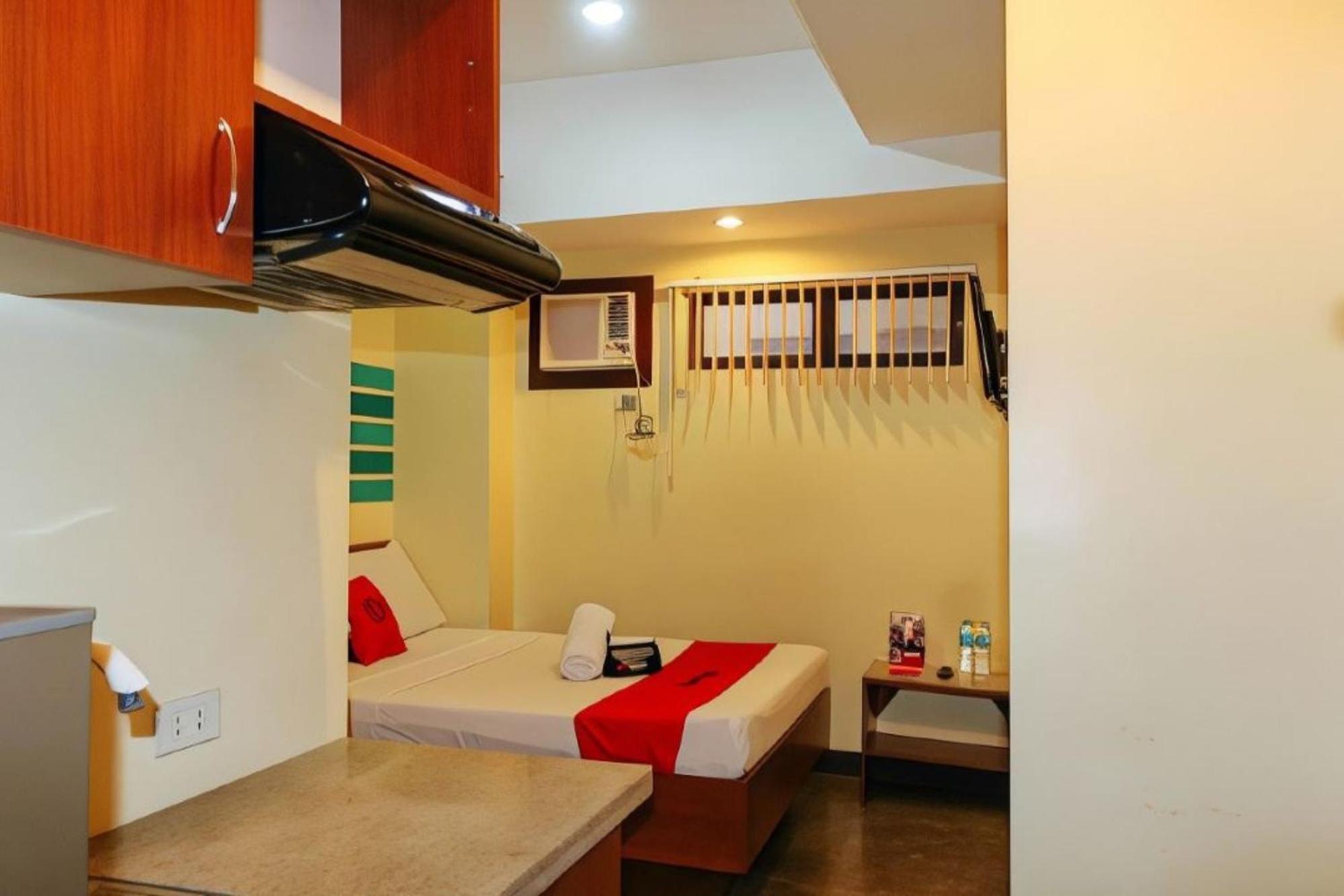 Reddoorz @ Mj Cuenco Avenue Hotel 2*