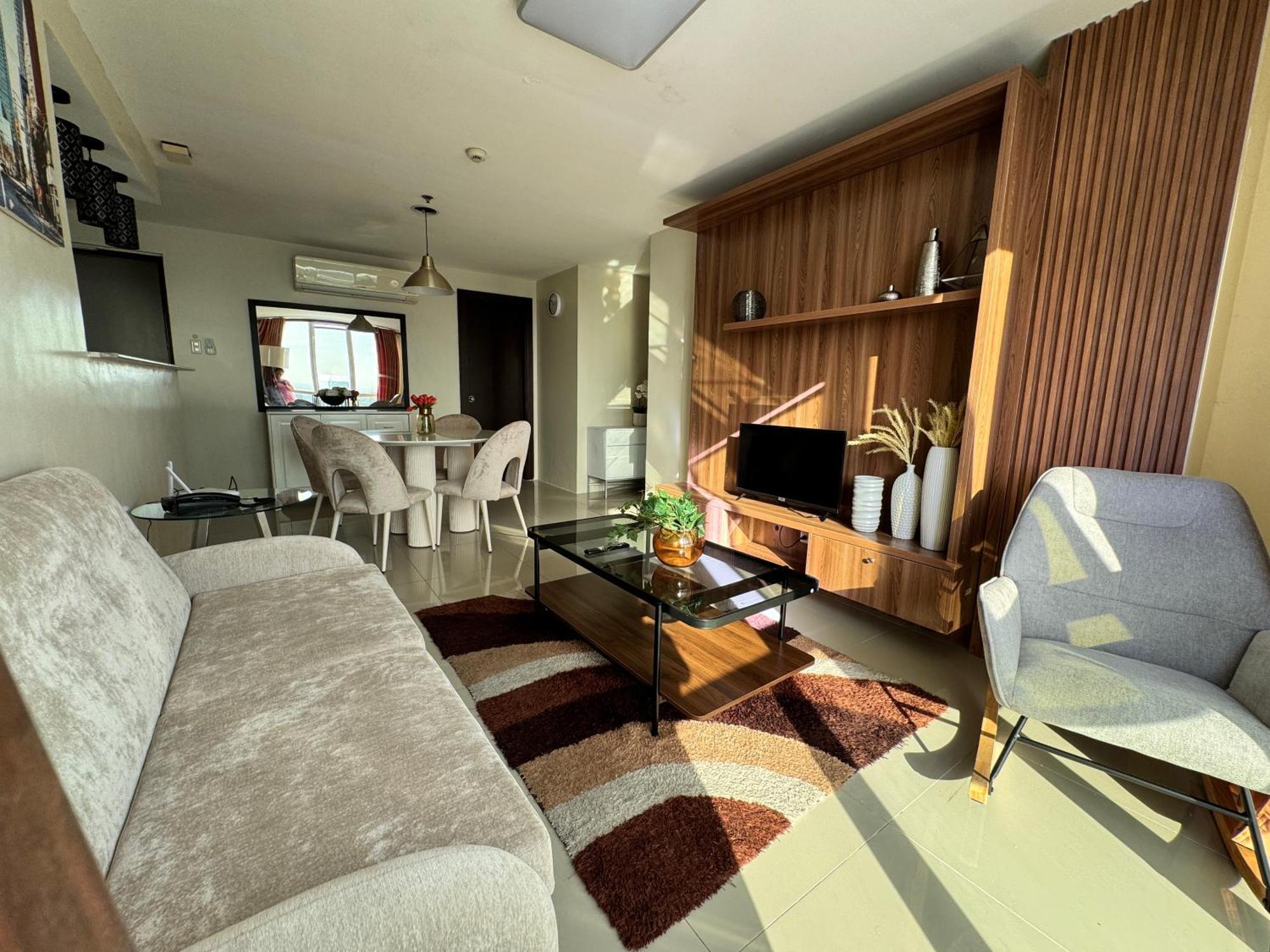 2-3bedroom Unit At The Padgett Place Apartment *