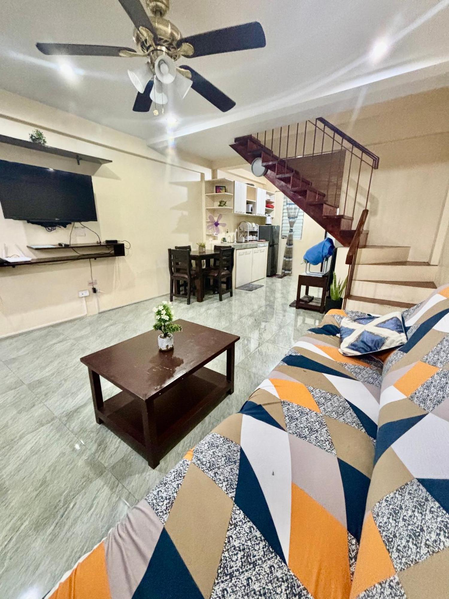 Casa de férias Affordable Fully Furnished House With 3 Bedroom For Family And Big Groups *