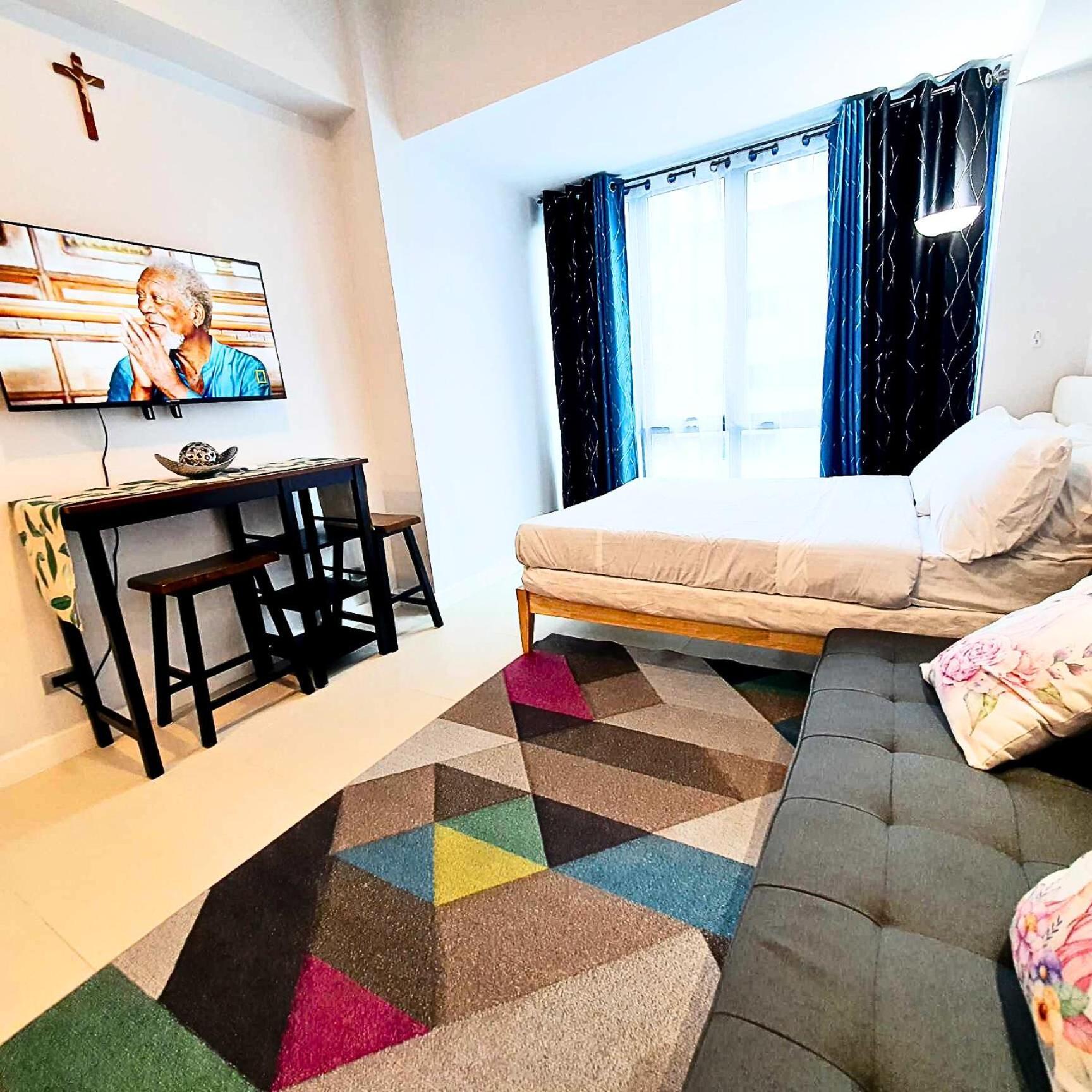 Apartment 38th Park Ave In It Park New Pool Gym Smart Tv Fast Wifi Near Malls Restaurants *