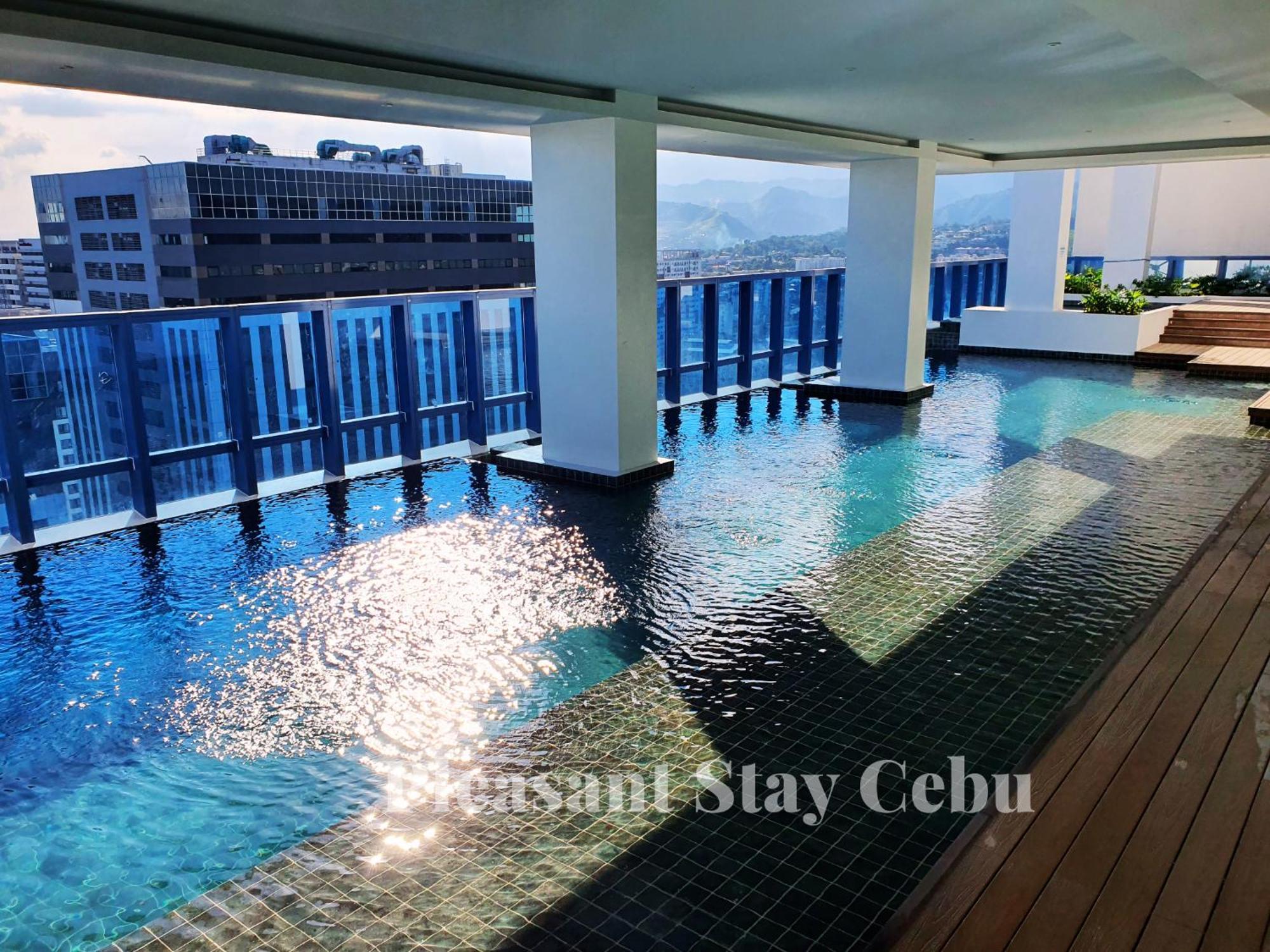 Apartment 38th Park Ave In It Park New Pool Gym Smart Tv Fast Wifi Near Malls Restaurants *